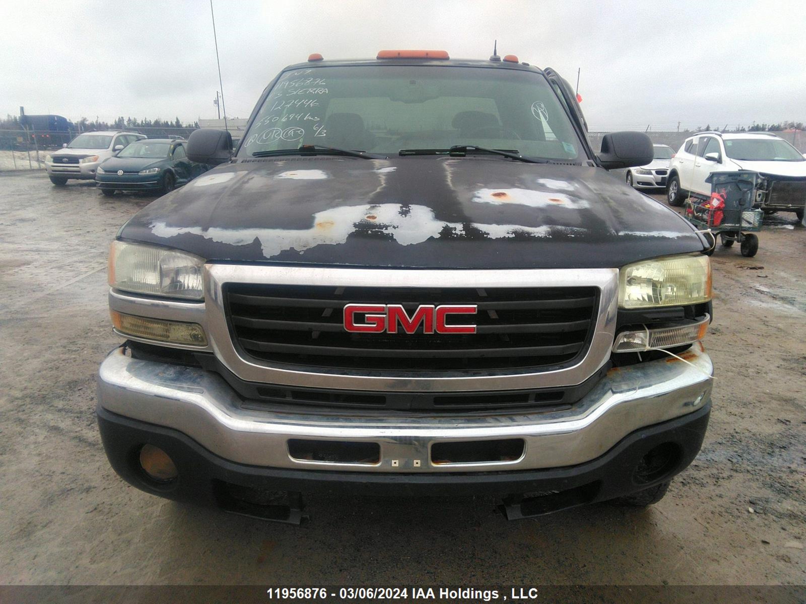 Photo 12 VIN: 1GTHK291X3E127446 - GMC SIERRA 