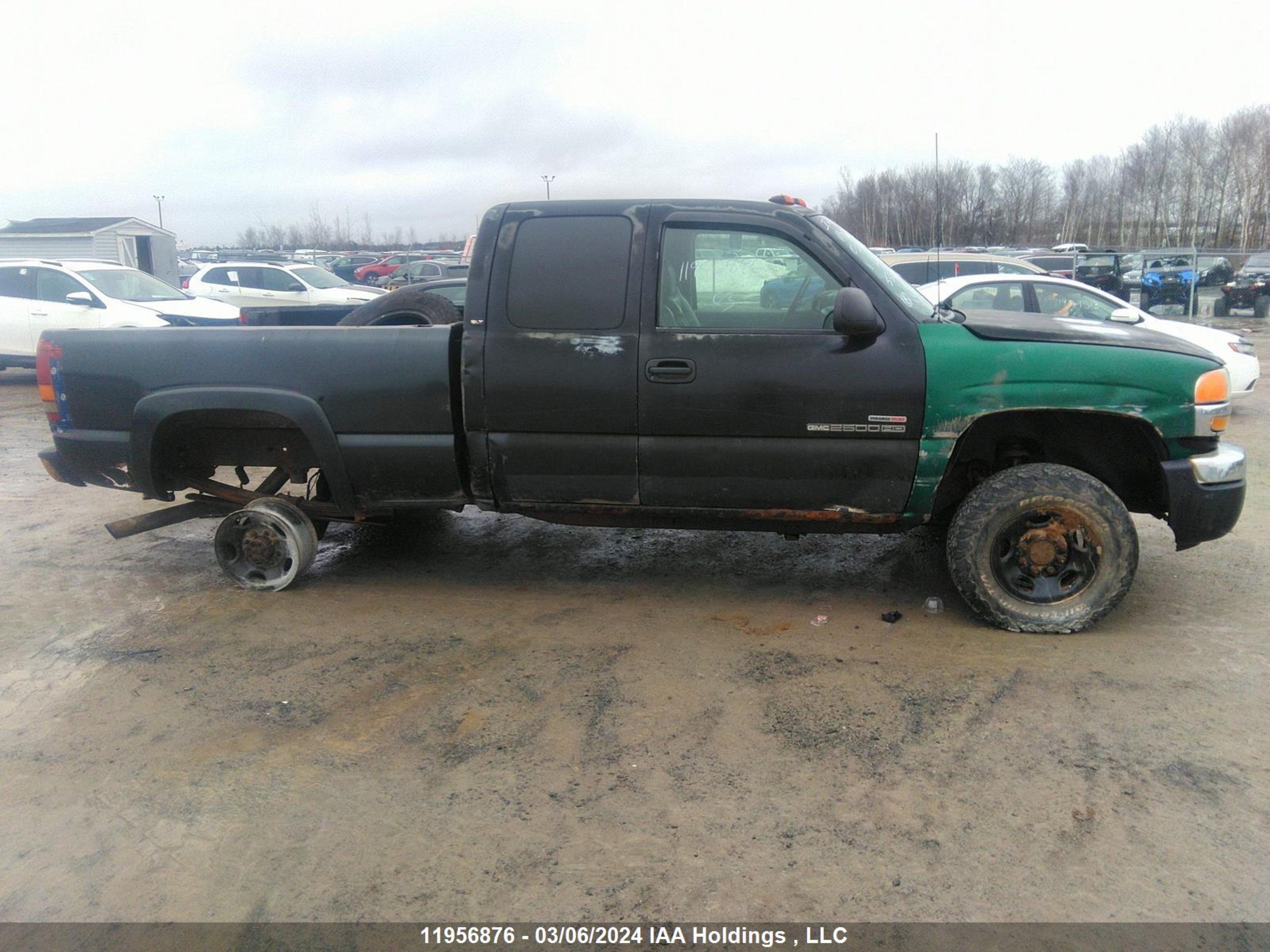 Photo 13 VIN: 1GTHK291X3E127446 - GMC SIERRA 