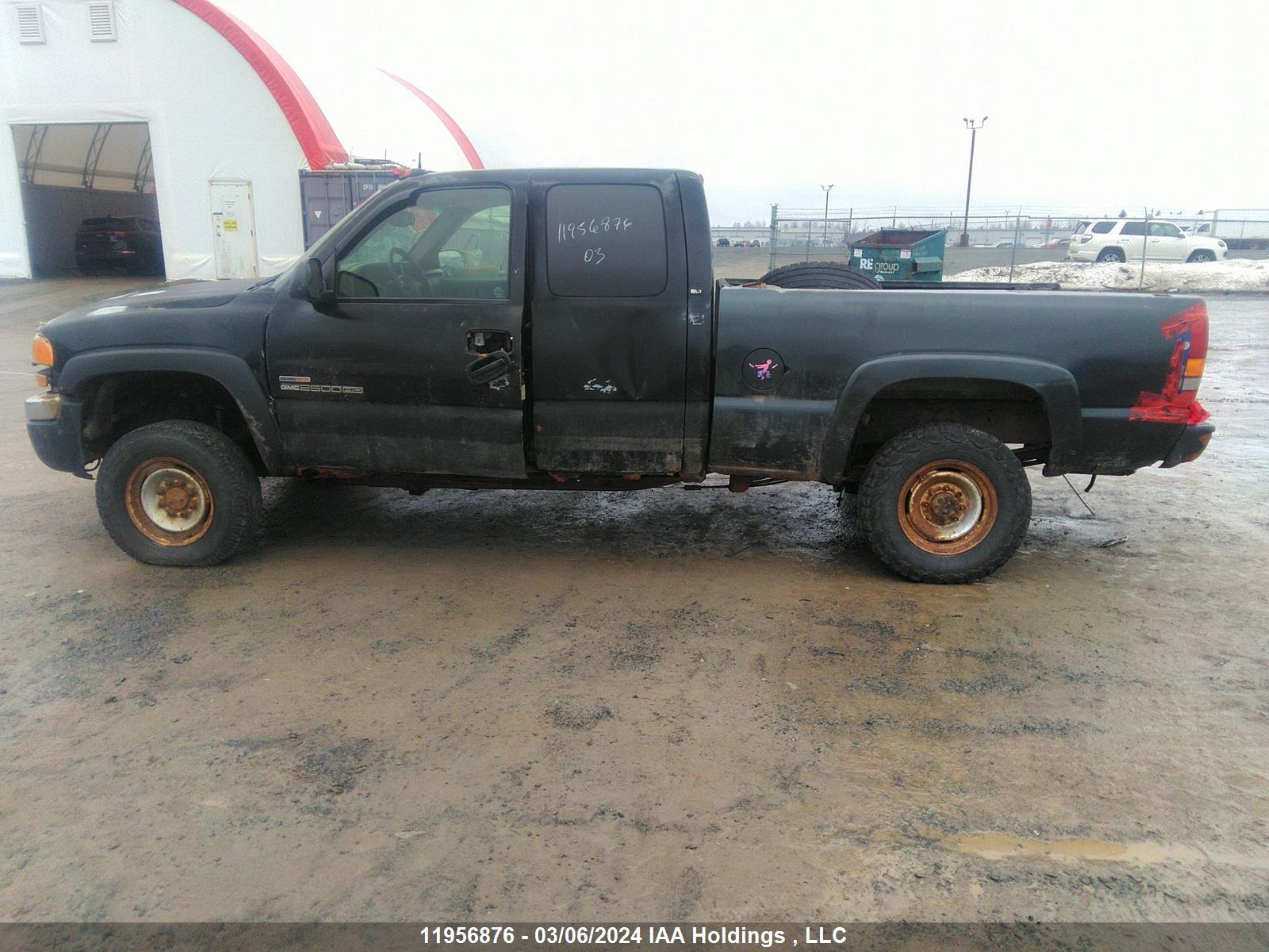 Photo 14 VIN: 1GTHK291X3E127446 - GMC SIERRA 