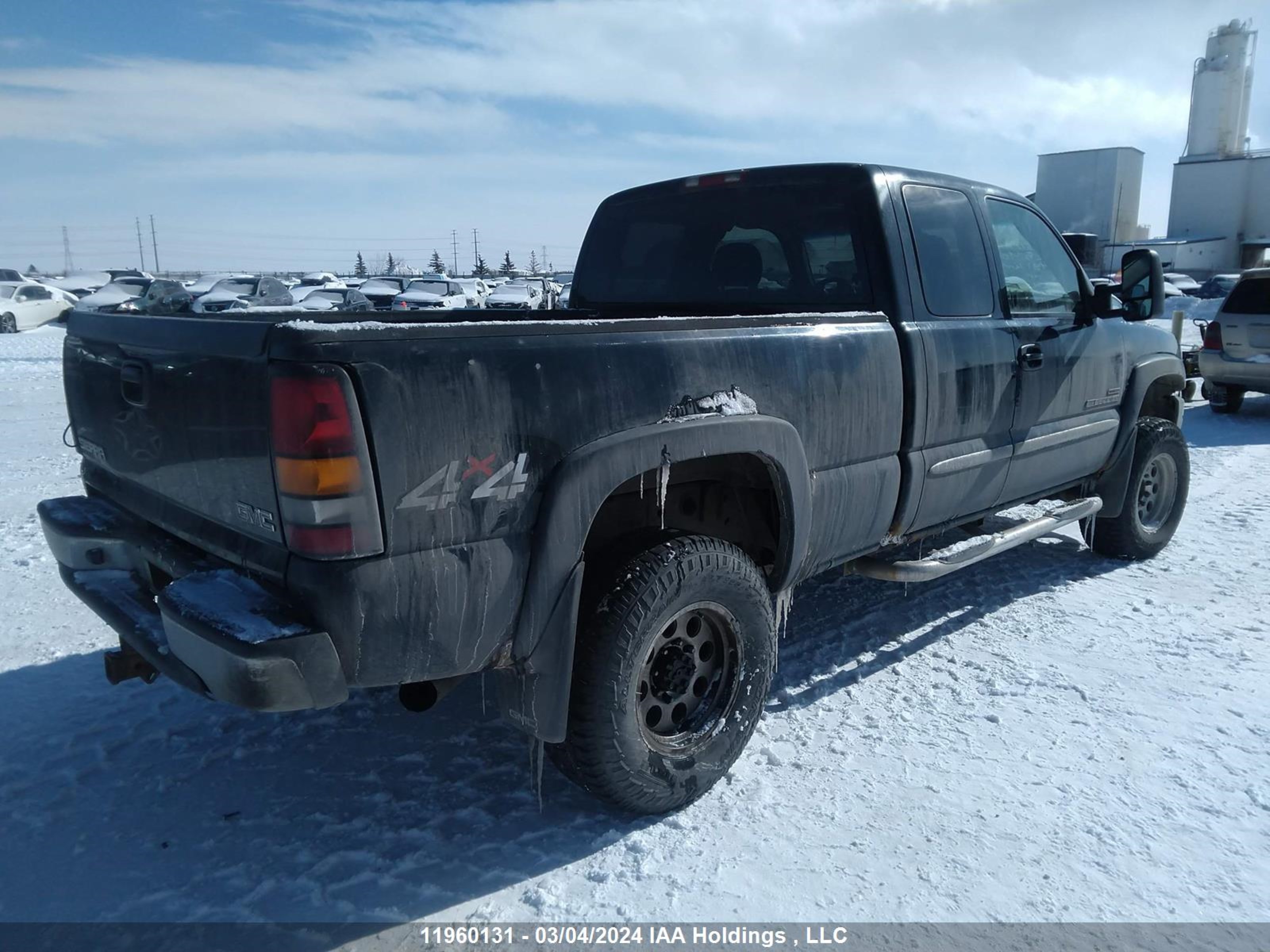 Photo 3 VIN: 1GTHK29205E132540 - GMC SIERRA 