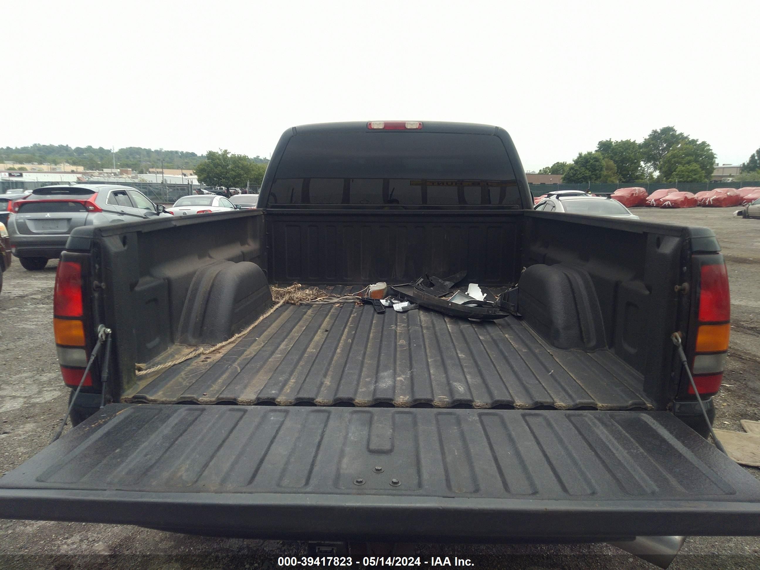 Photo 11 VIN: 1GTHK29234E335596 - GMC SIERRA 