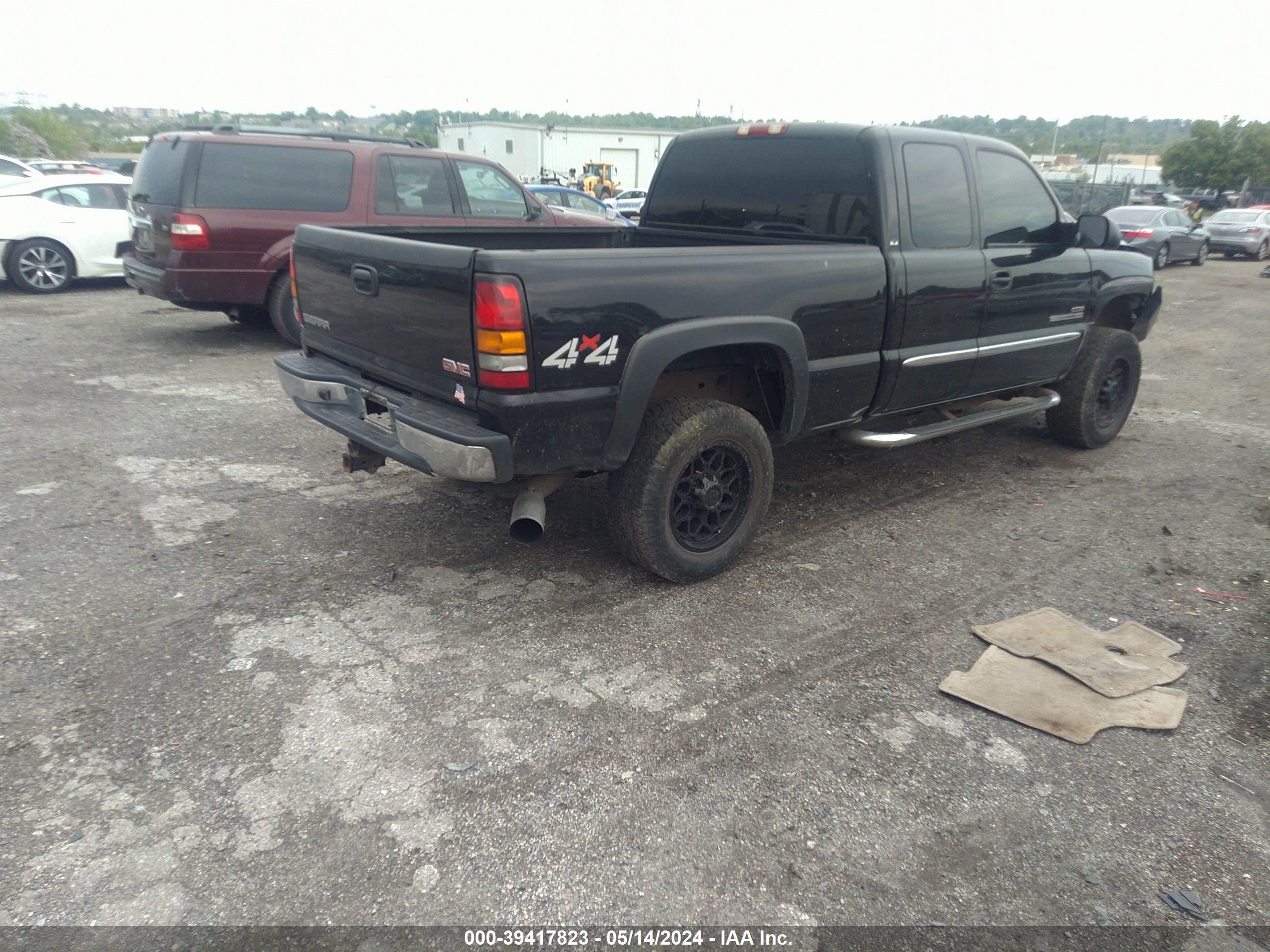 Photo 3 VIN: 1GTHK29234E335596 - GMC SIERRA 