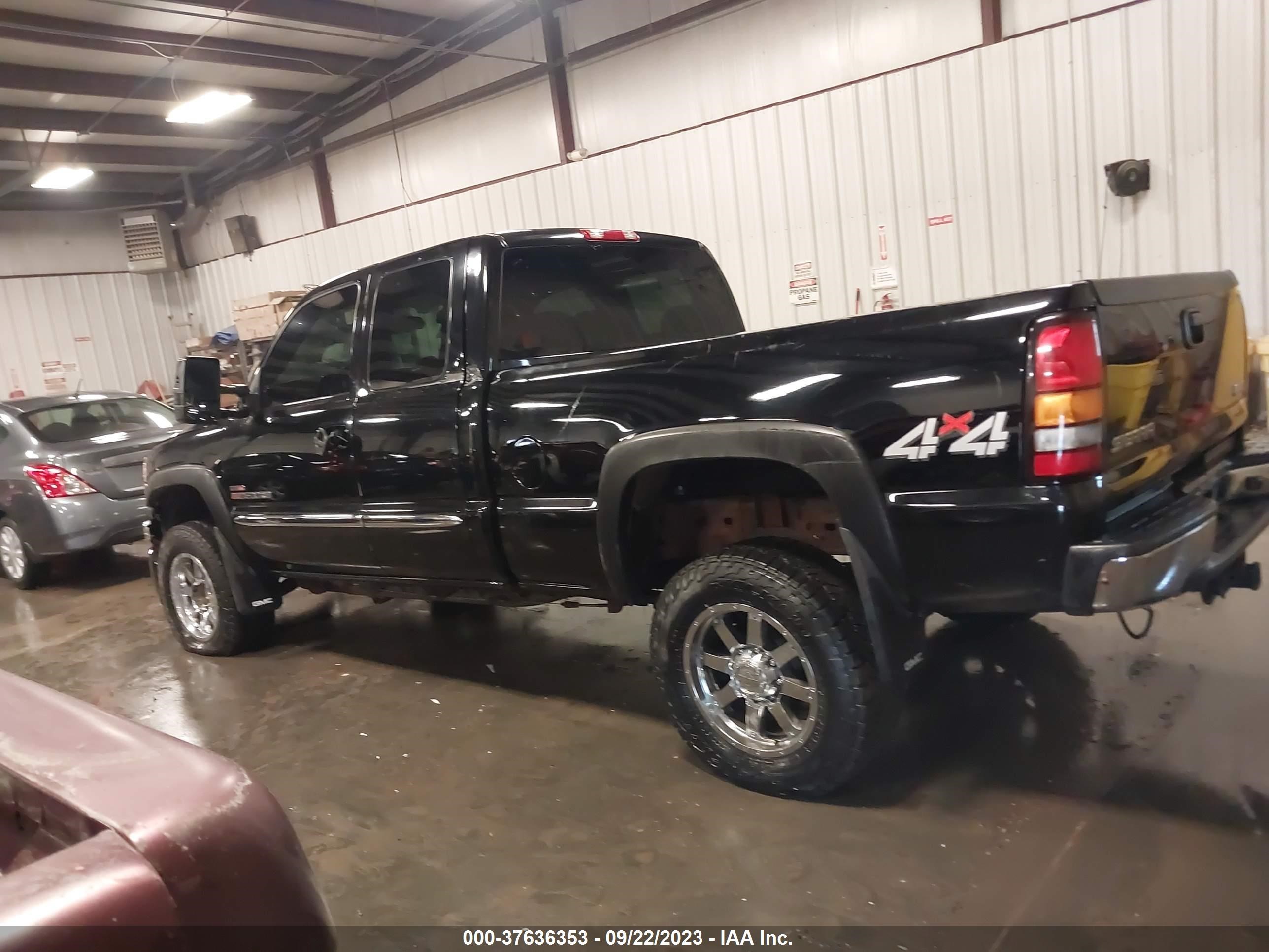 Photo 14 VIN: 1GTHK29235E246158 - GMC SIERRA 