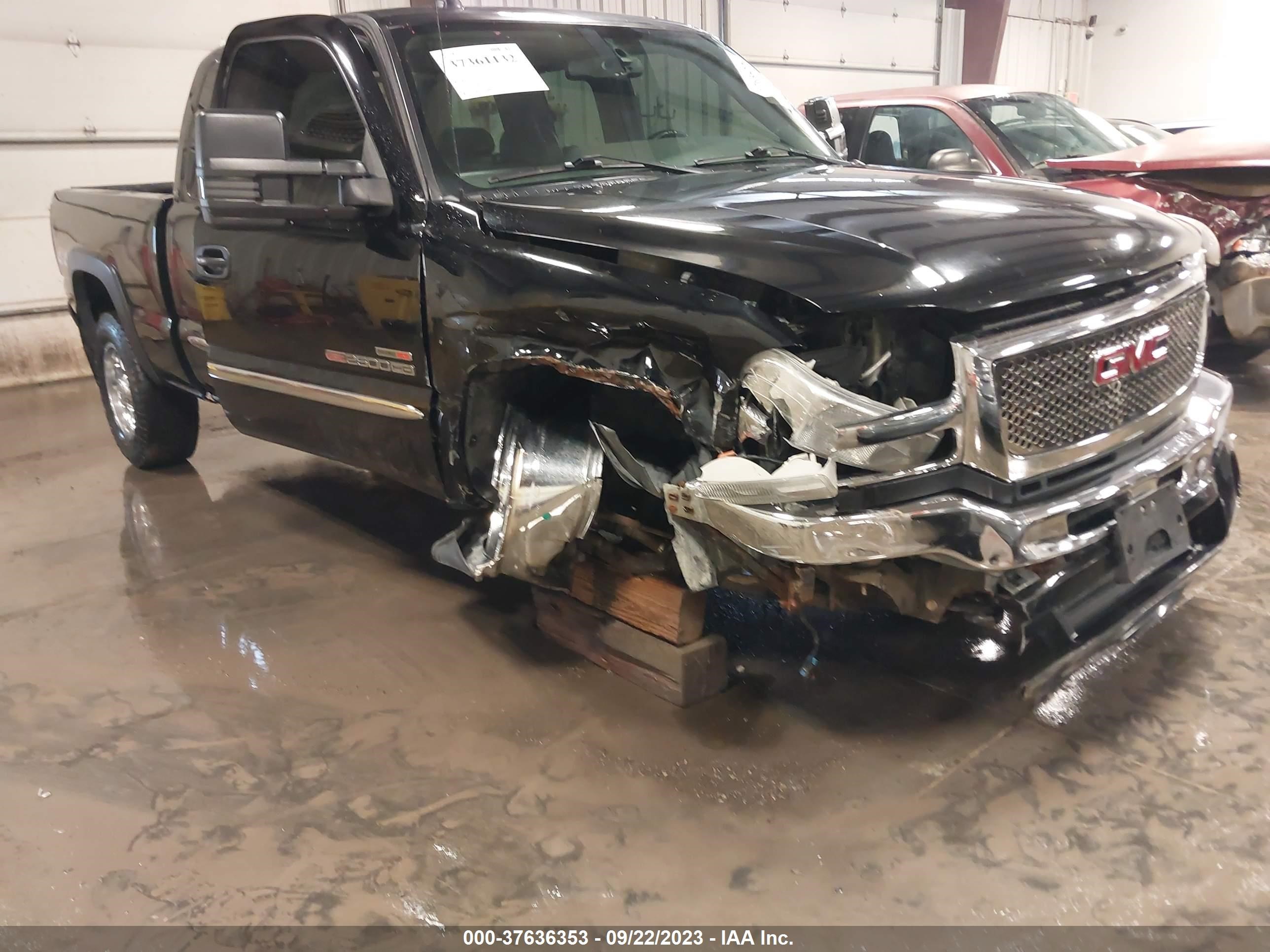 Photo 5 VIN: 1GTHK29235E246158 - GMC SIERRA 