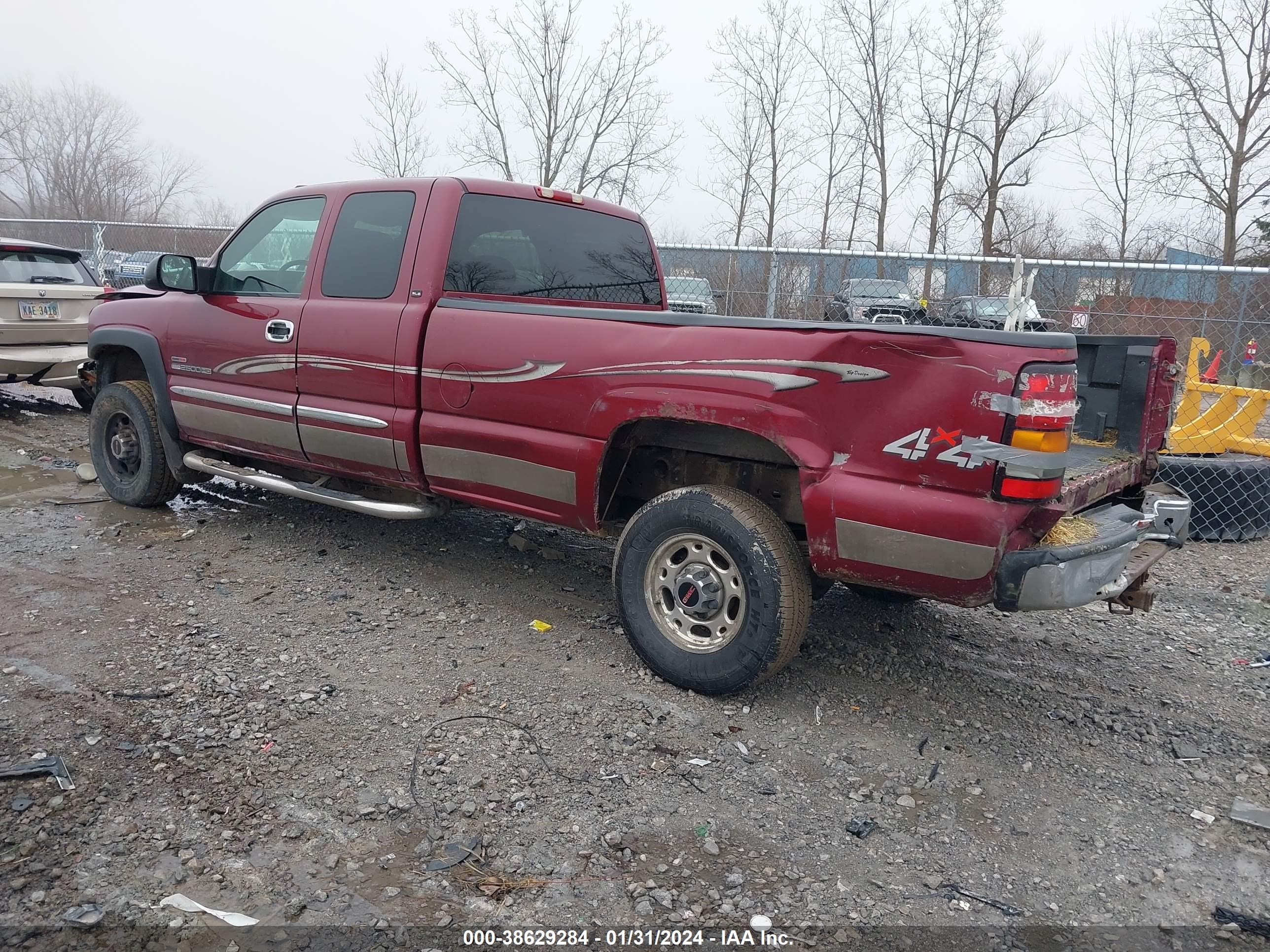 Photo 2 VIN: 1GTHK29265E109070 - GMC SIERRA 