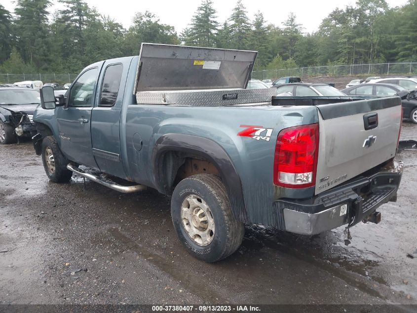 Photo 2 VIN: 1GTHK29638E175616 - GMC SIERRA 