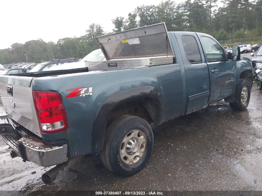 Photo 3 VIN: 1GTHK29638E175616 - GMC SIERRA 