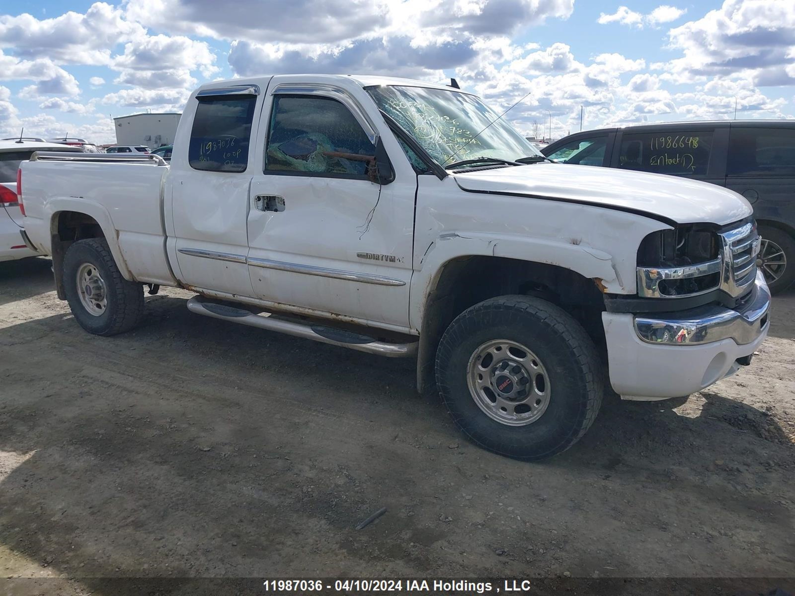 Photo 13 VIN: 1GTHK29D17E115783 - GMC SIERRA 