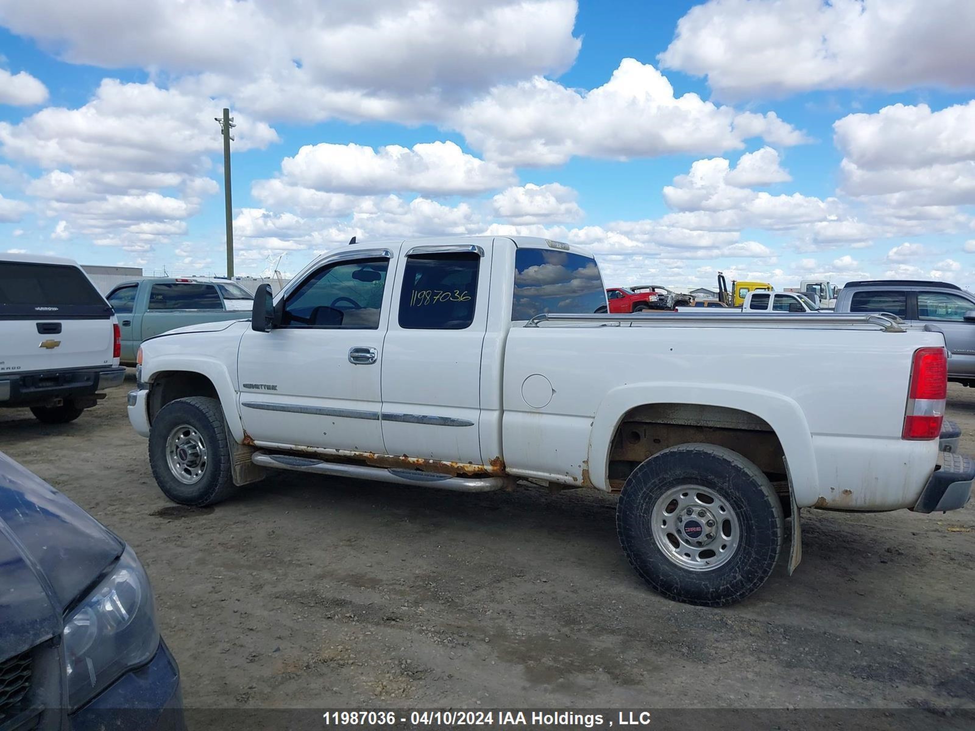 Photo 14 VIN: 1GTHK29D17E115783 - GMC SIERRA 