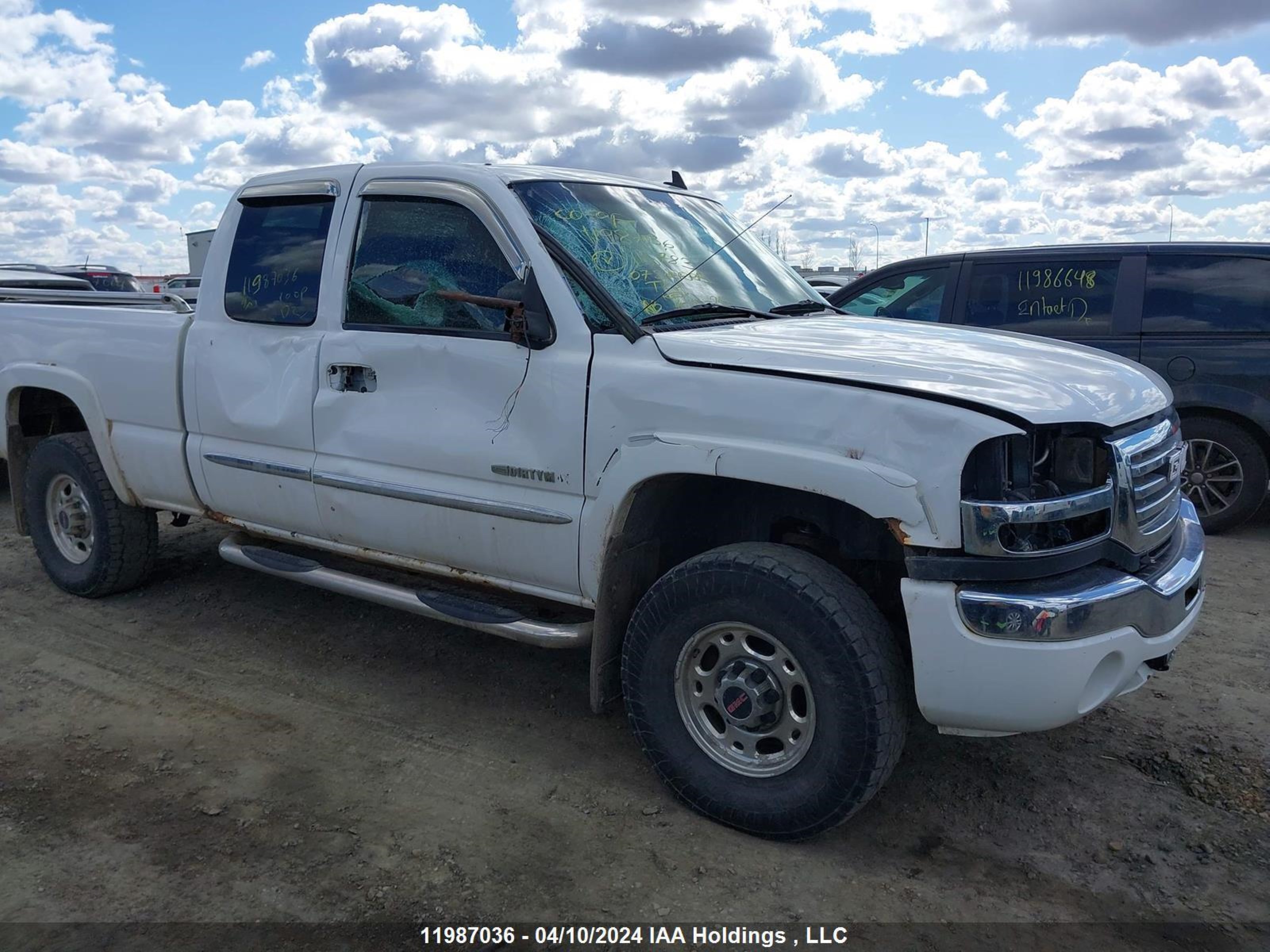 Photo 5 VIN: 1GTHK29D17E115783 - GMC SIERRA 