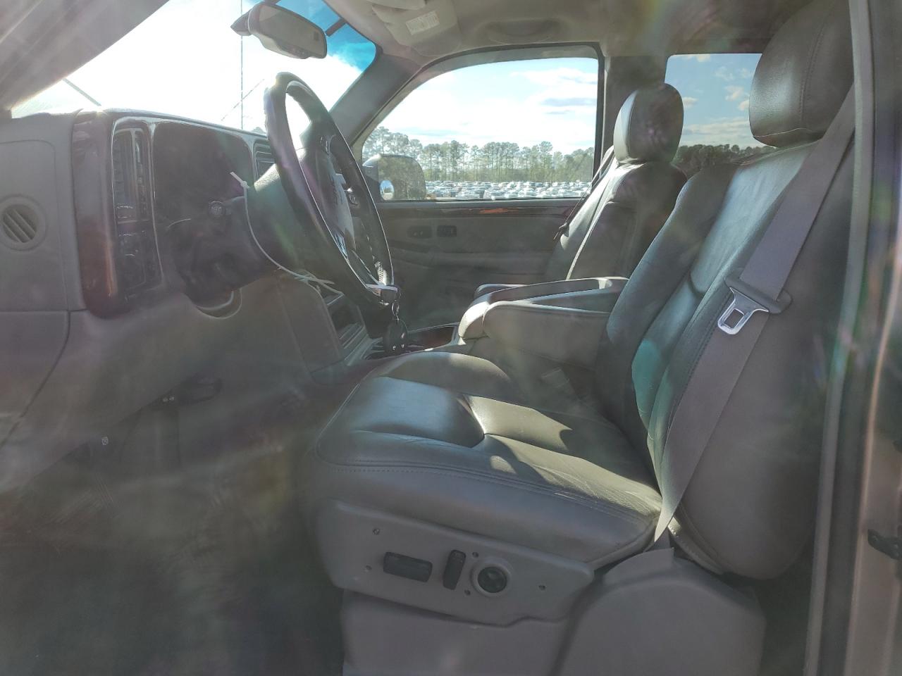 Photo 6 VIN: 1GTHK29G13E246247 - GMC SIERRA 