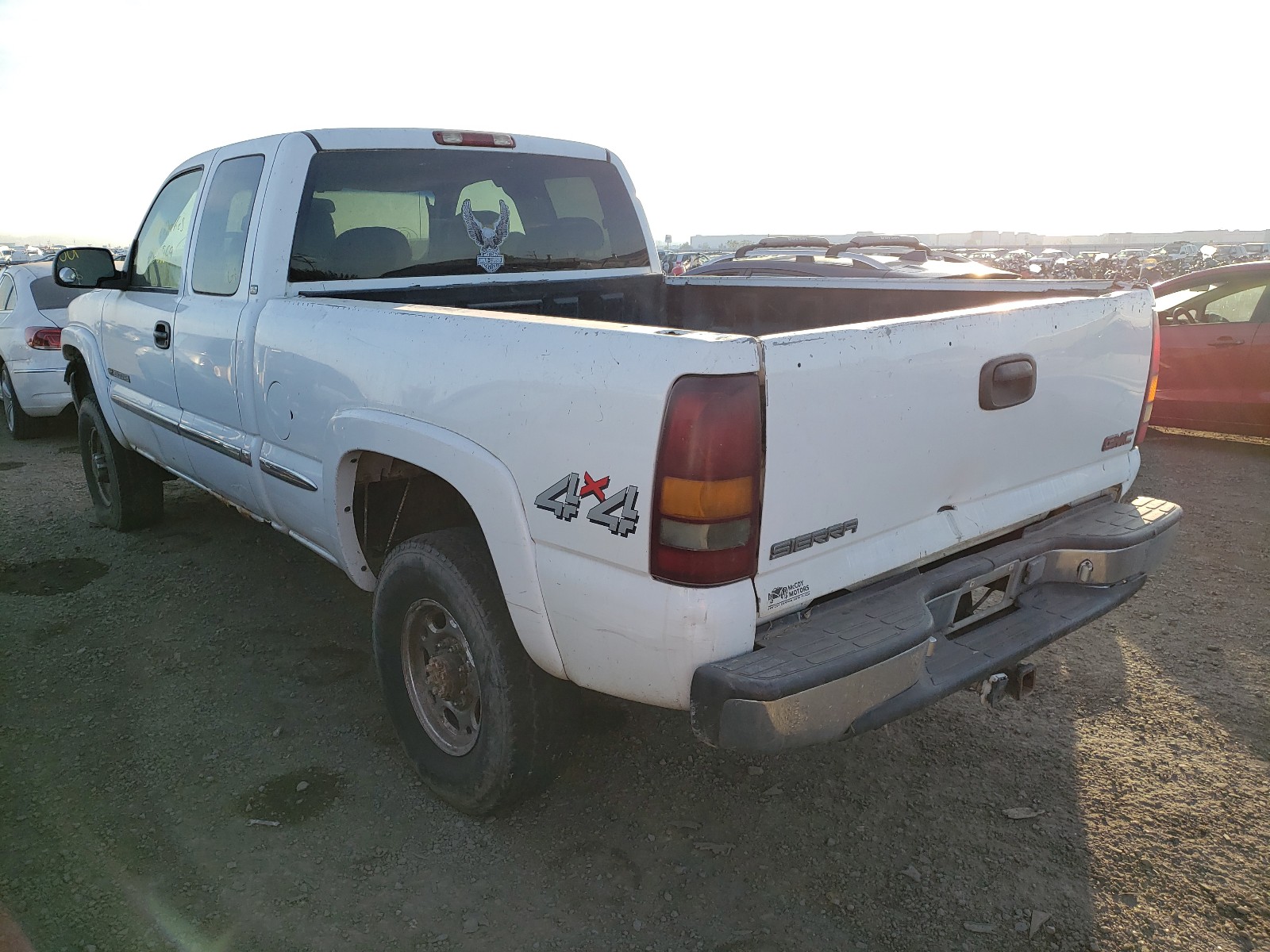 Photo 2 VIN: 1GTHK29G81E340901 - GMC SIERRA K25 