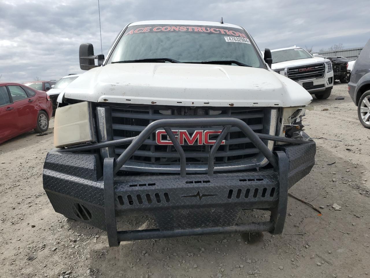 Photo 4 VIN: 1GTHK29K08E135460 - GMC SIERRA 