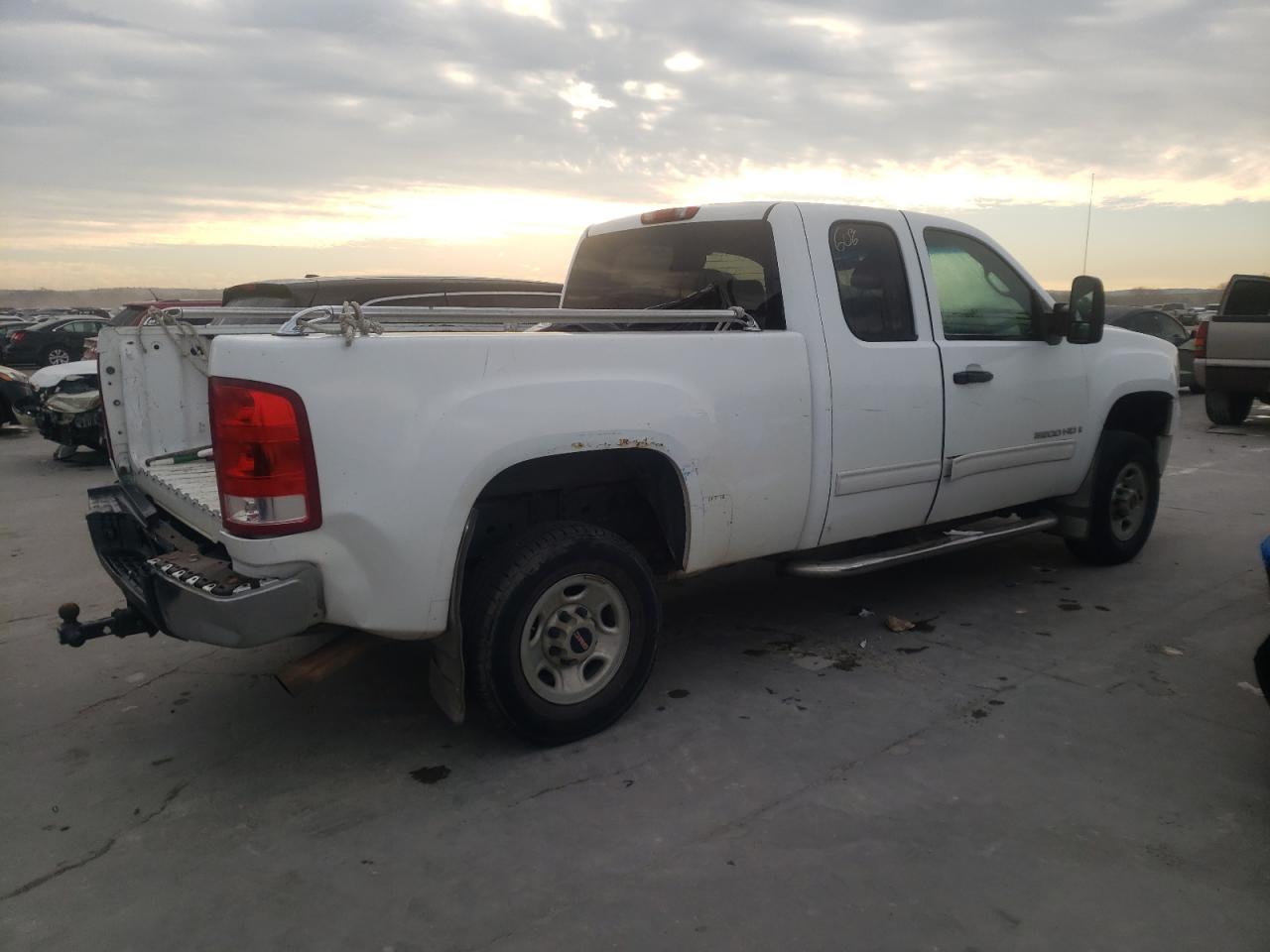 Photo 2 VIN: 1GTHK29K18E135547 - GMC SIERRA 