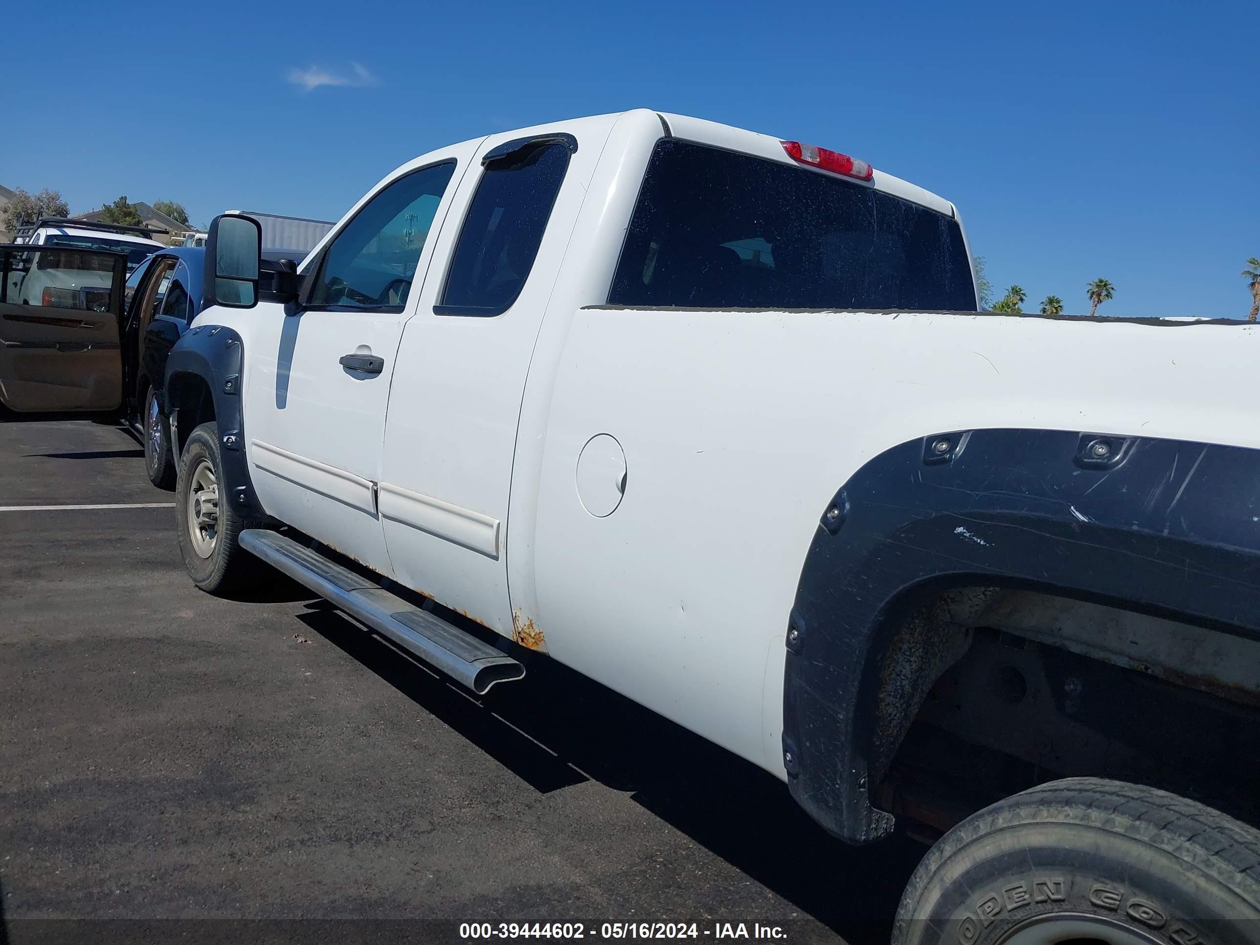 Photo 13 VIN: 1GTHK29K47E586616 - GMC SIERRA 