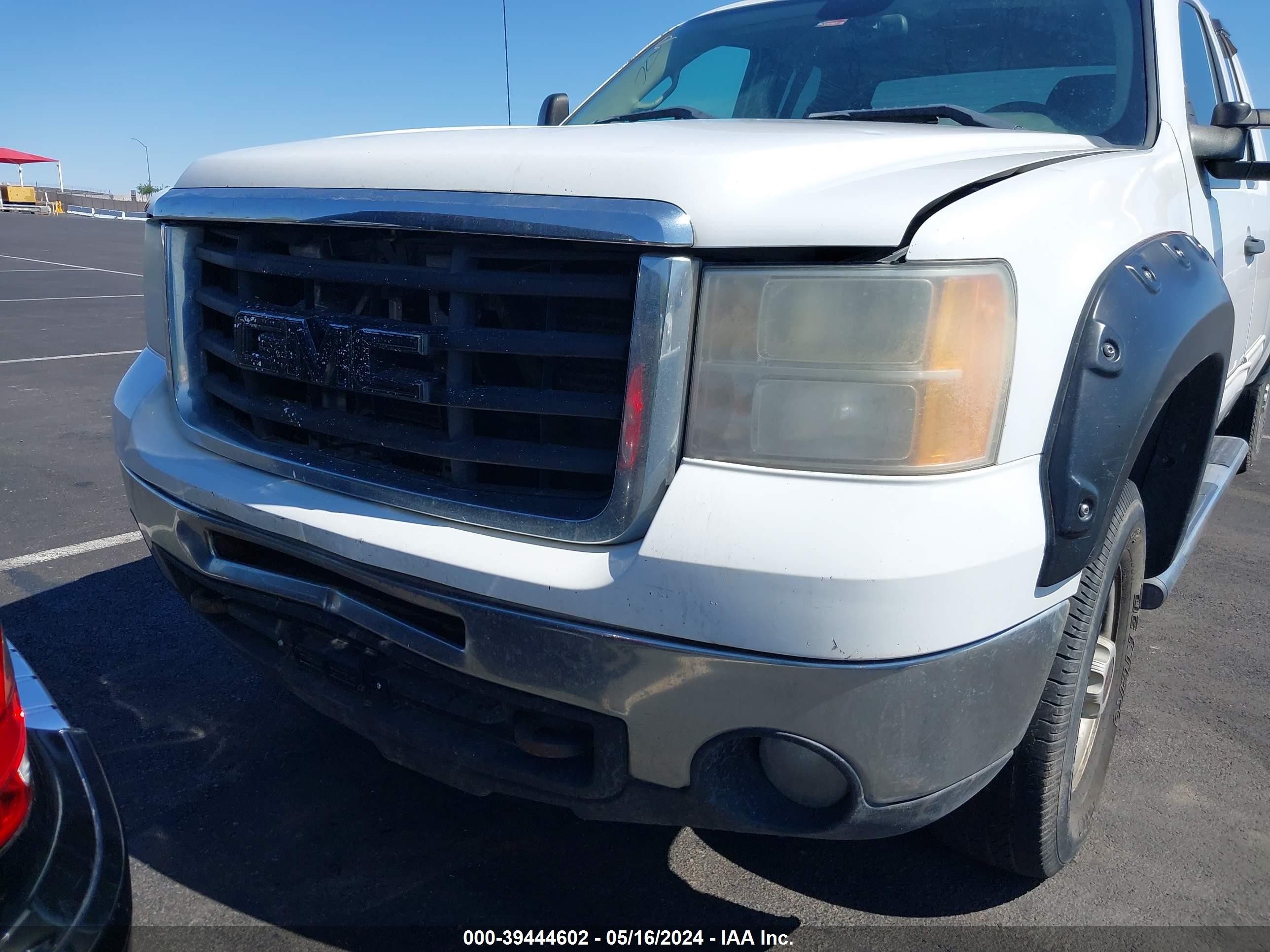 Photo 5 VIN: 1GTHK29K47E586616 - GMC SIERRA 