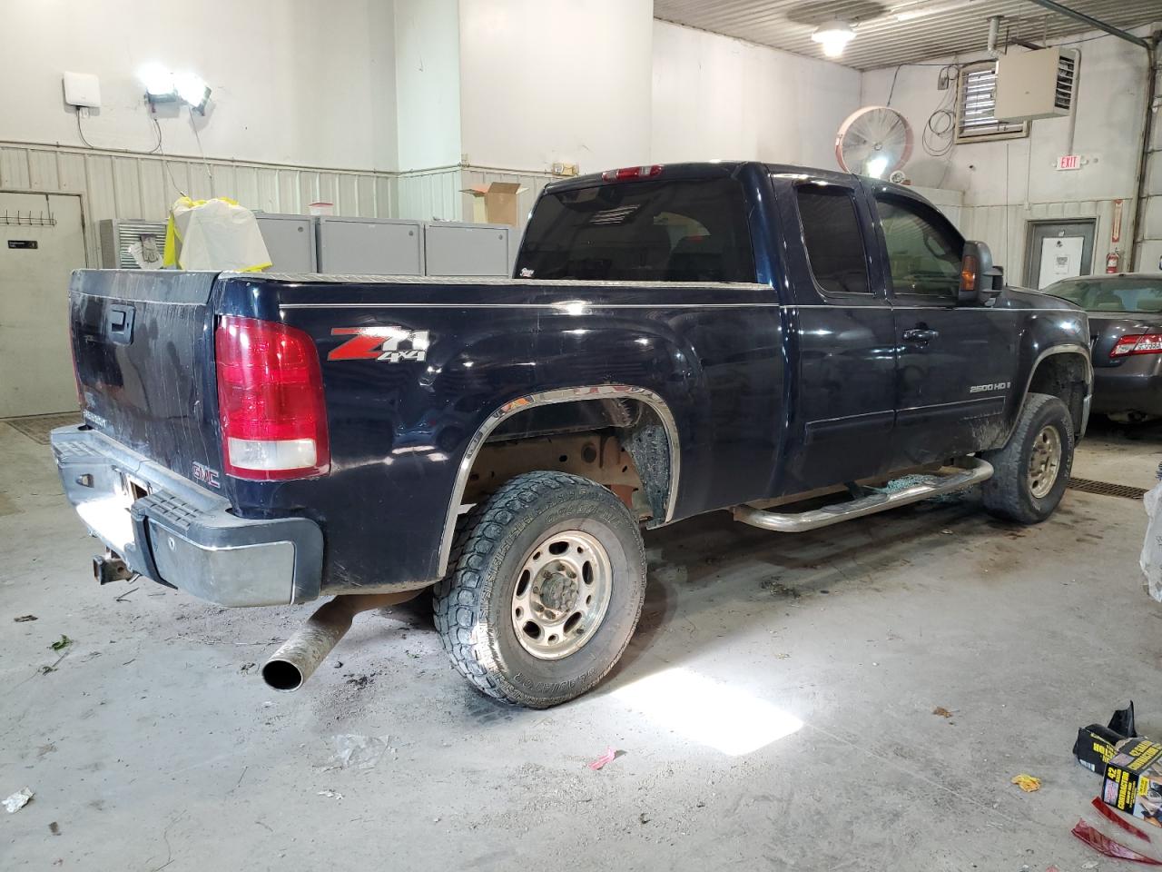 Photo 2 VIN: 1GTHK29K67E530225 - GMC SIERRA 