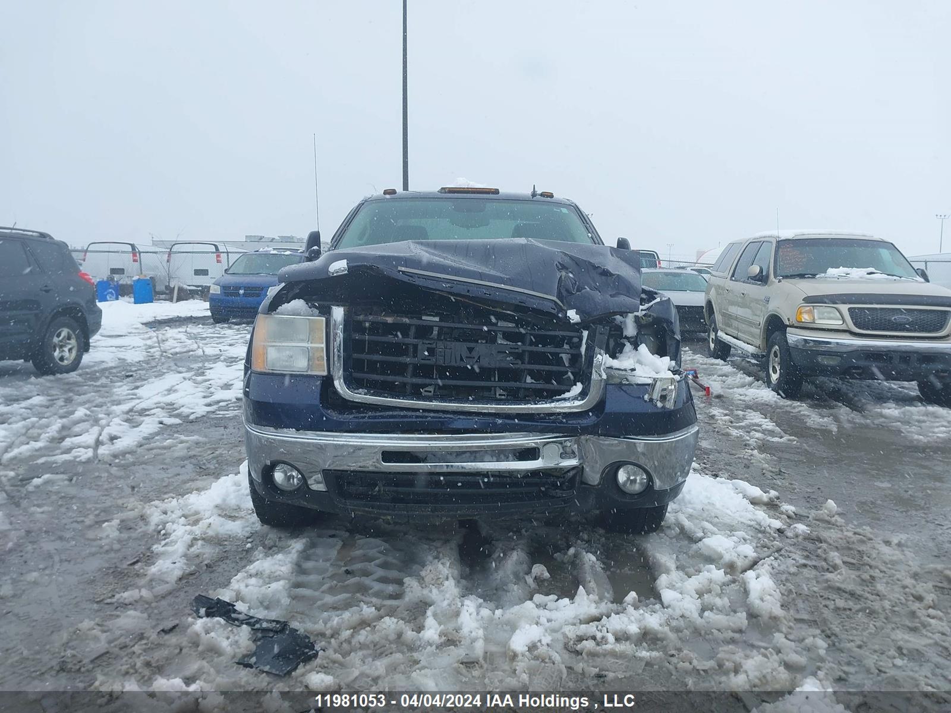 Photo 11 VIN: 1GTHK29K88E158954 - GMC SIERRA 