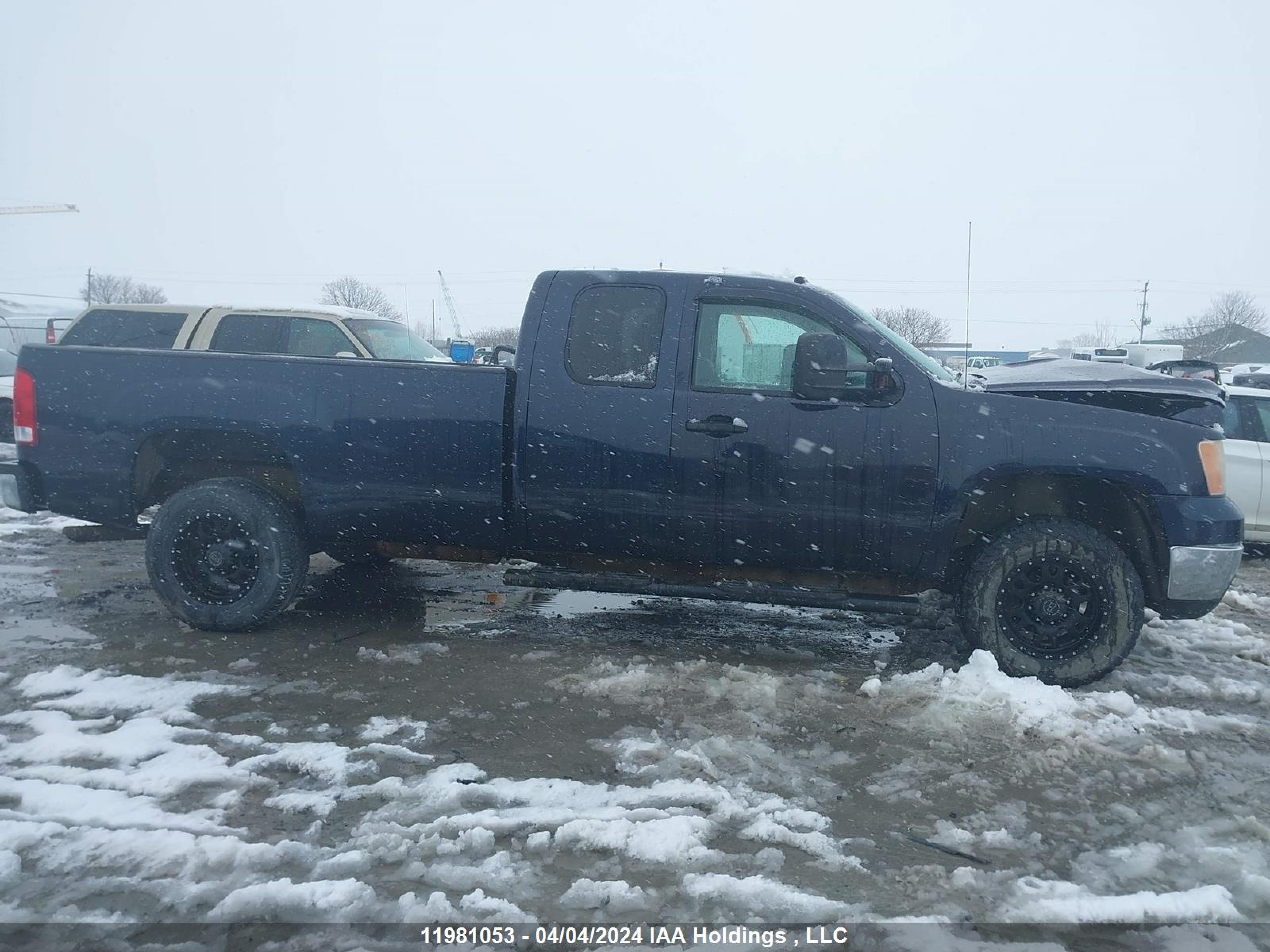 Photo 12 VIN: 1GTHK29K88E158954 - GMC SIERRA 