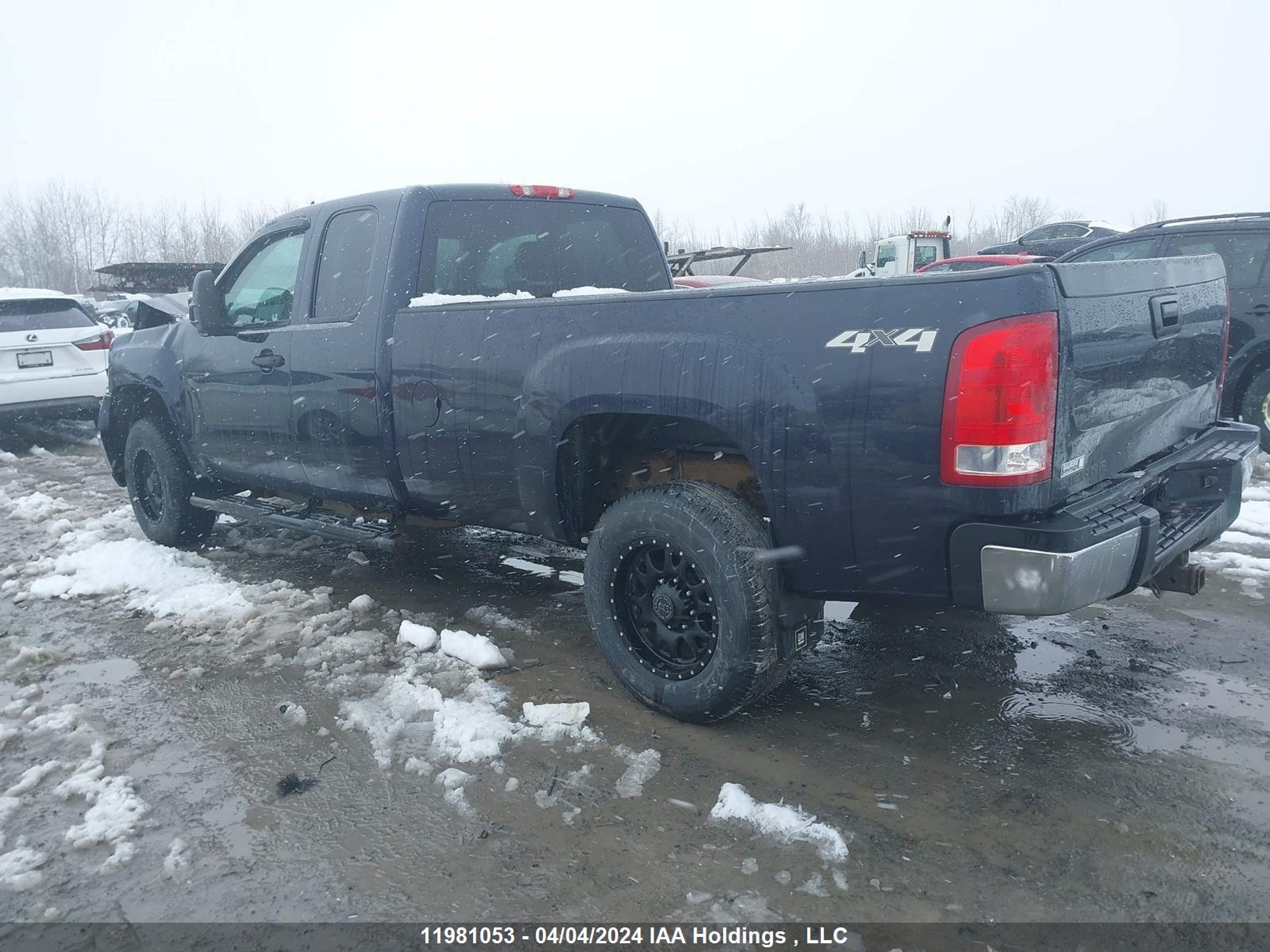 Photo 2 VIN: 1GTHK29K88E158954 - GMC SIERRA 