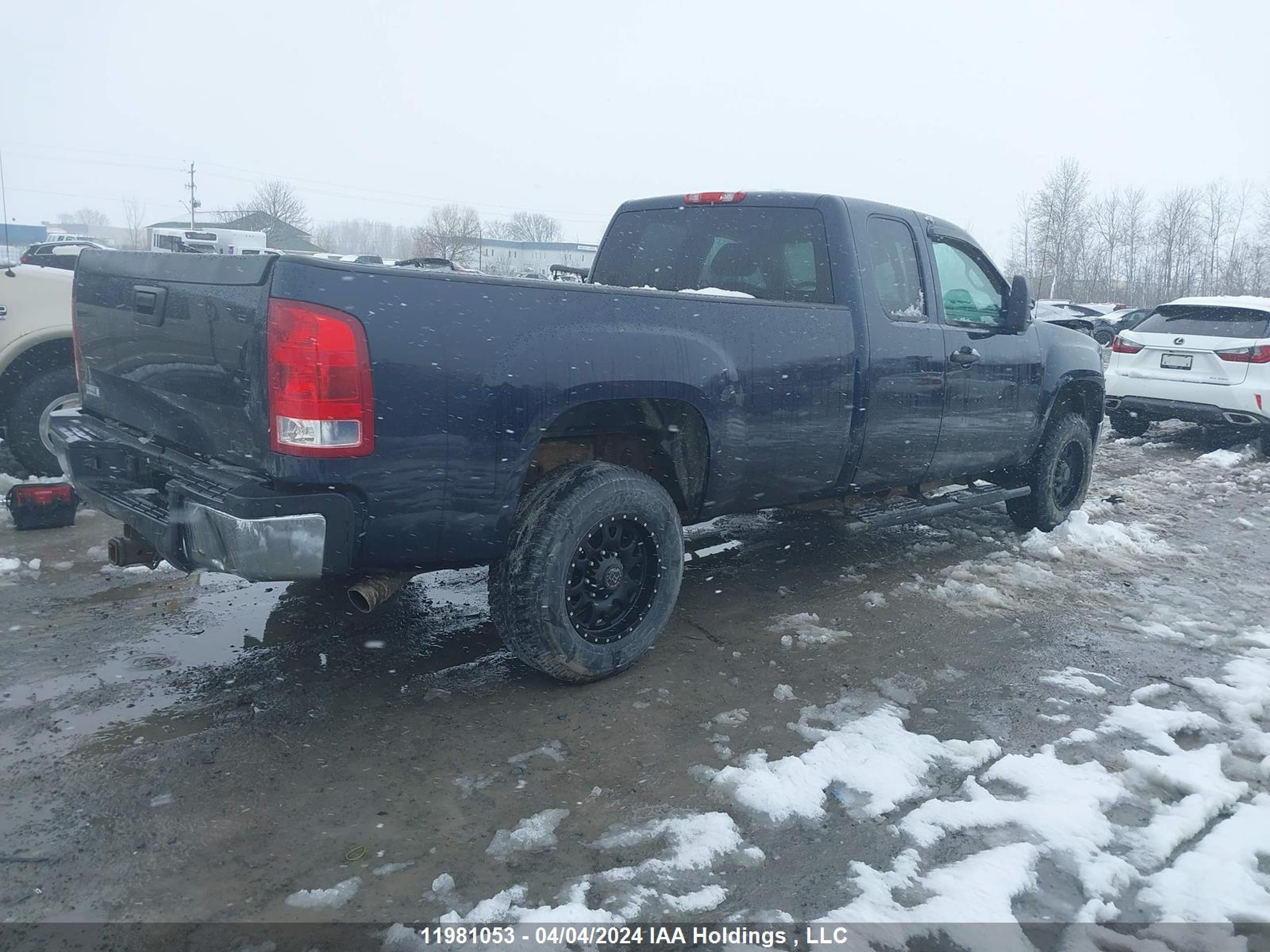 Photo 3 VIN: 1GTHK29K88E158954 - GMC SIERRA 