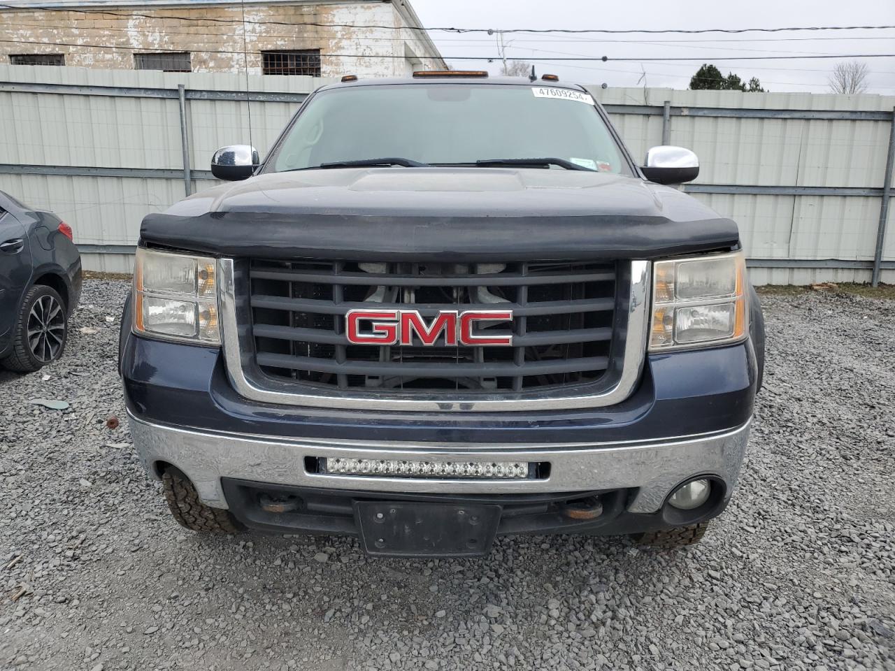 Photo 4 VIN: 1GTHK29KX8E201724 - GMC SIERRA 