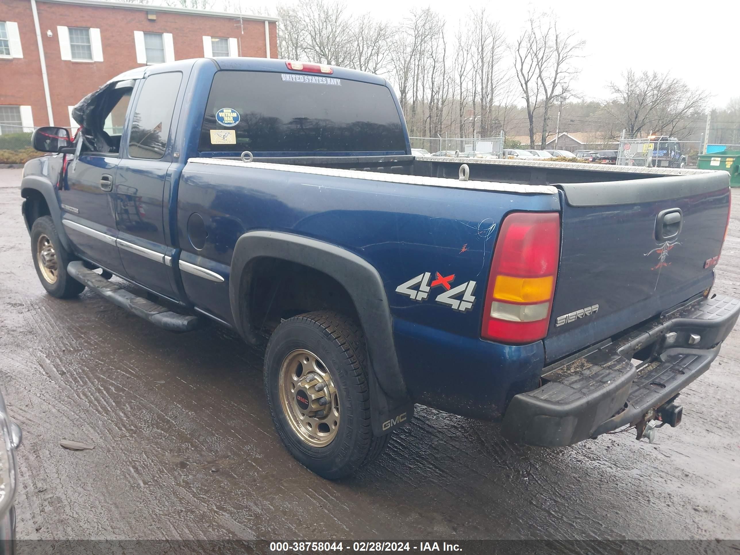 Photo 2 VIN: 1GTHK29U01E171026 - GMC SIERRA 