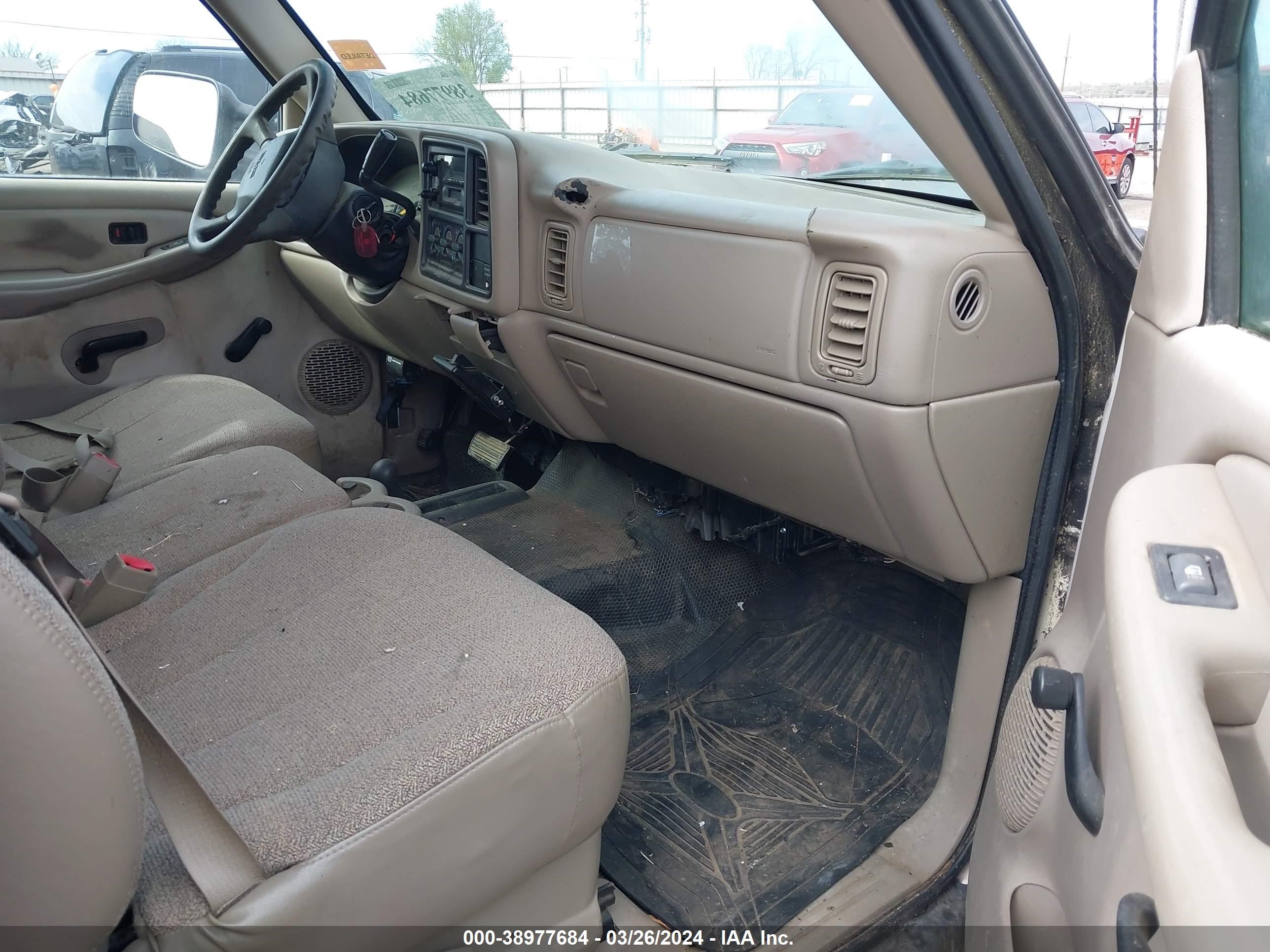 Photo 4 VIN: 1GTHK29U31E288504 - GMC SIERRA 