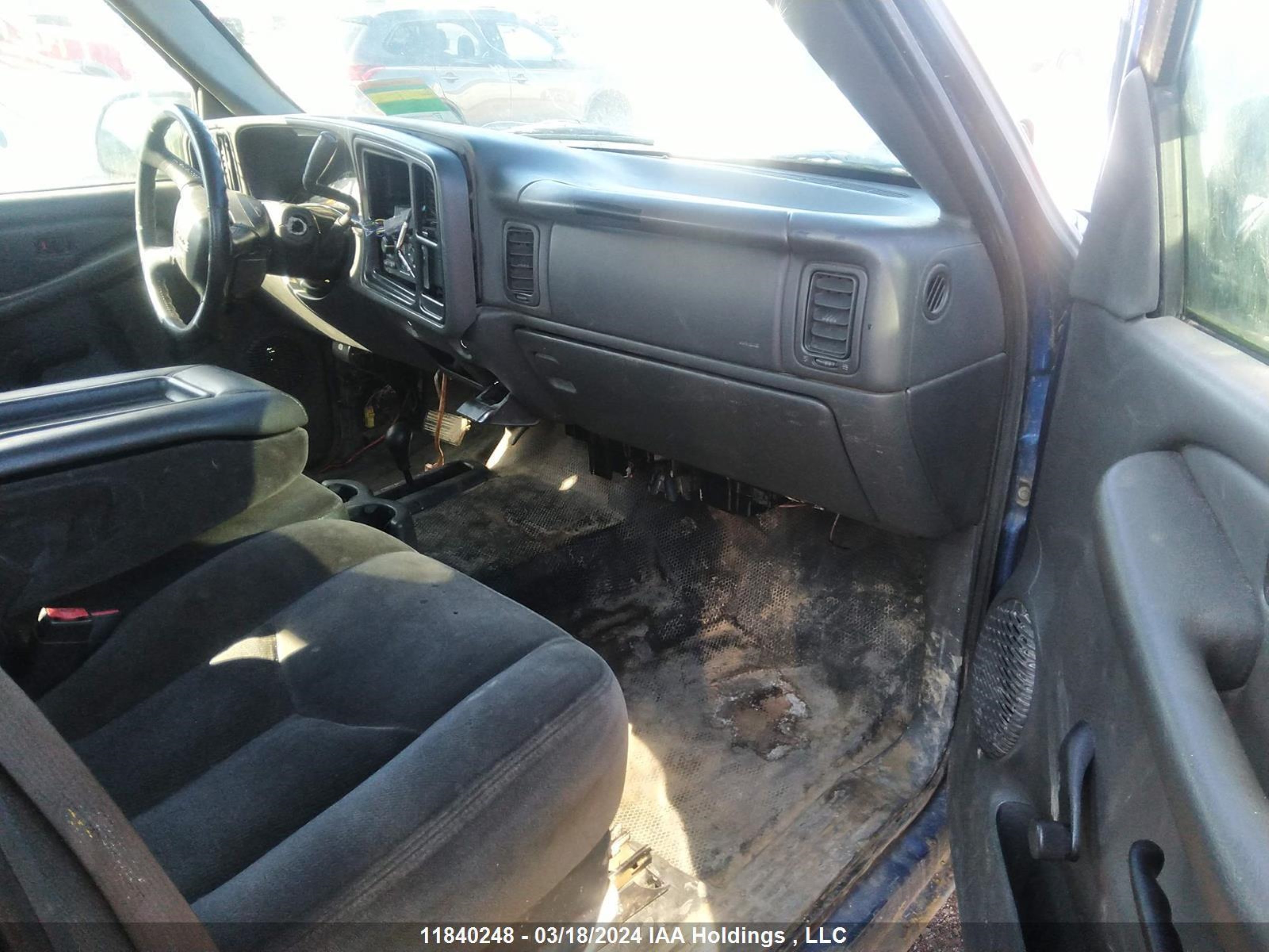 Photo 4 VIN: 1GTHK29U33E277019 - GMC SIERRA 