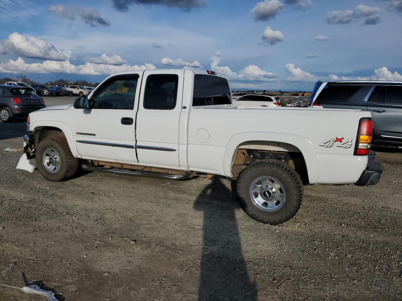 Photo 1 VIN: 1GTHK29U35E124269 - GMC SIERRA 