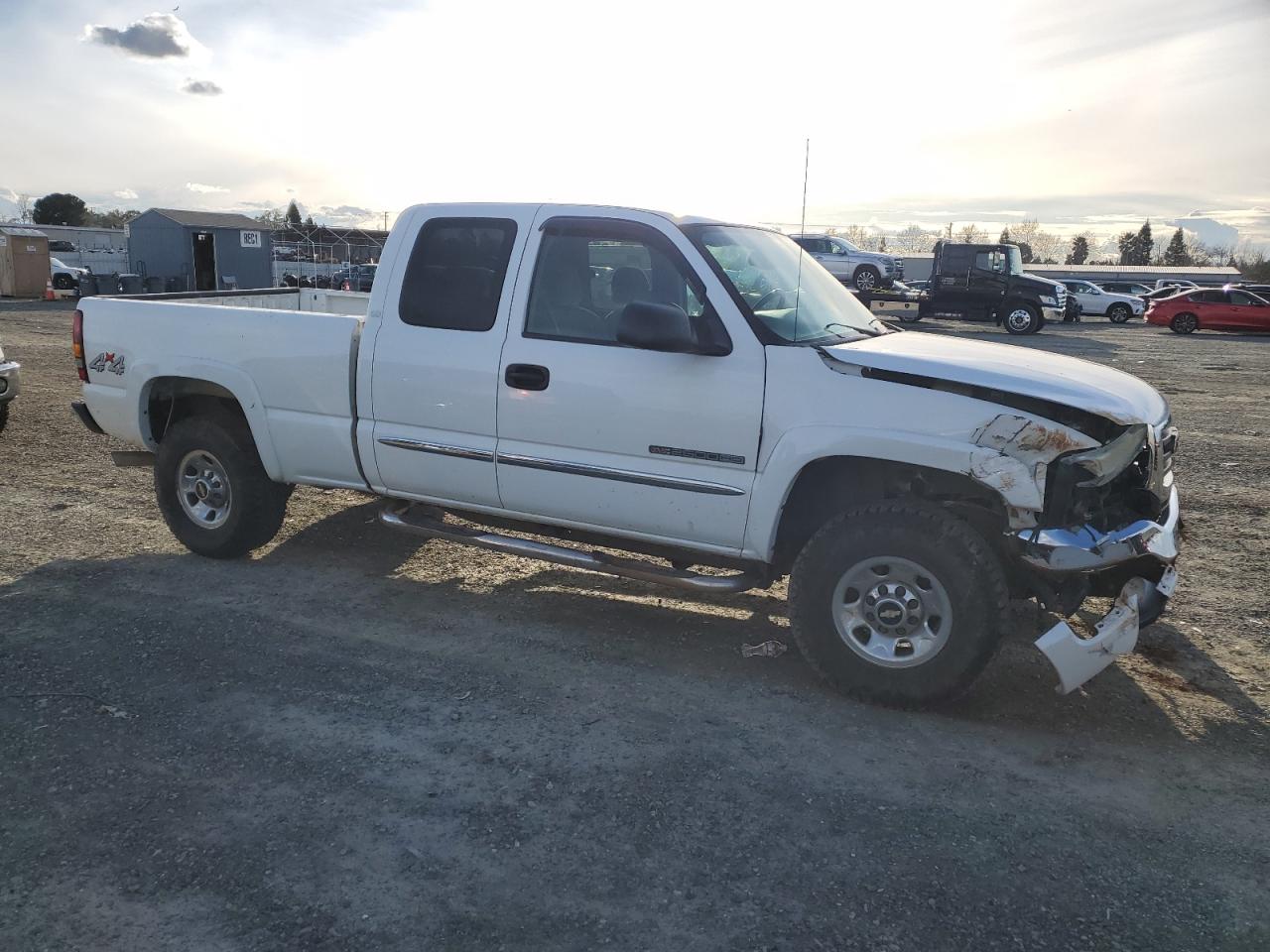 Photo 3 VIN: 1GTHK29U35E124269 - GMC SIERRA 