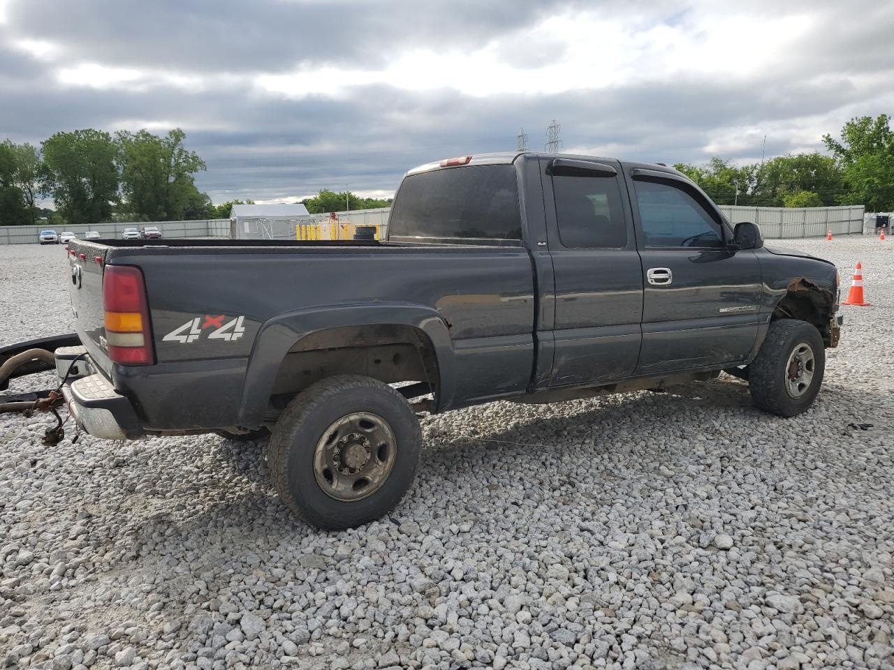 Photo 2 VIN: 1GTHK29U43E248872 - GMC SIERRA 