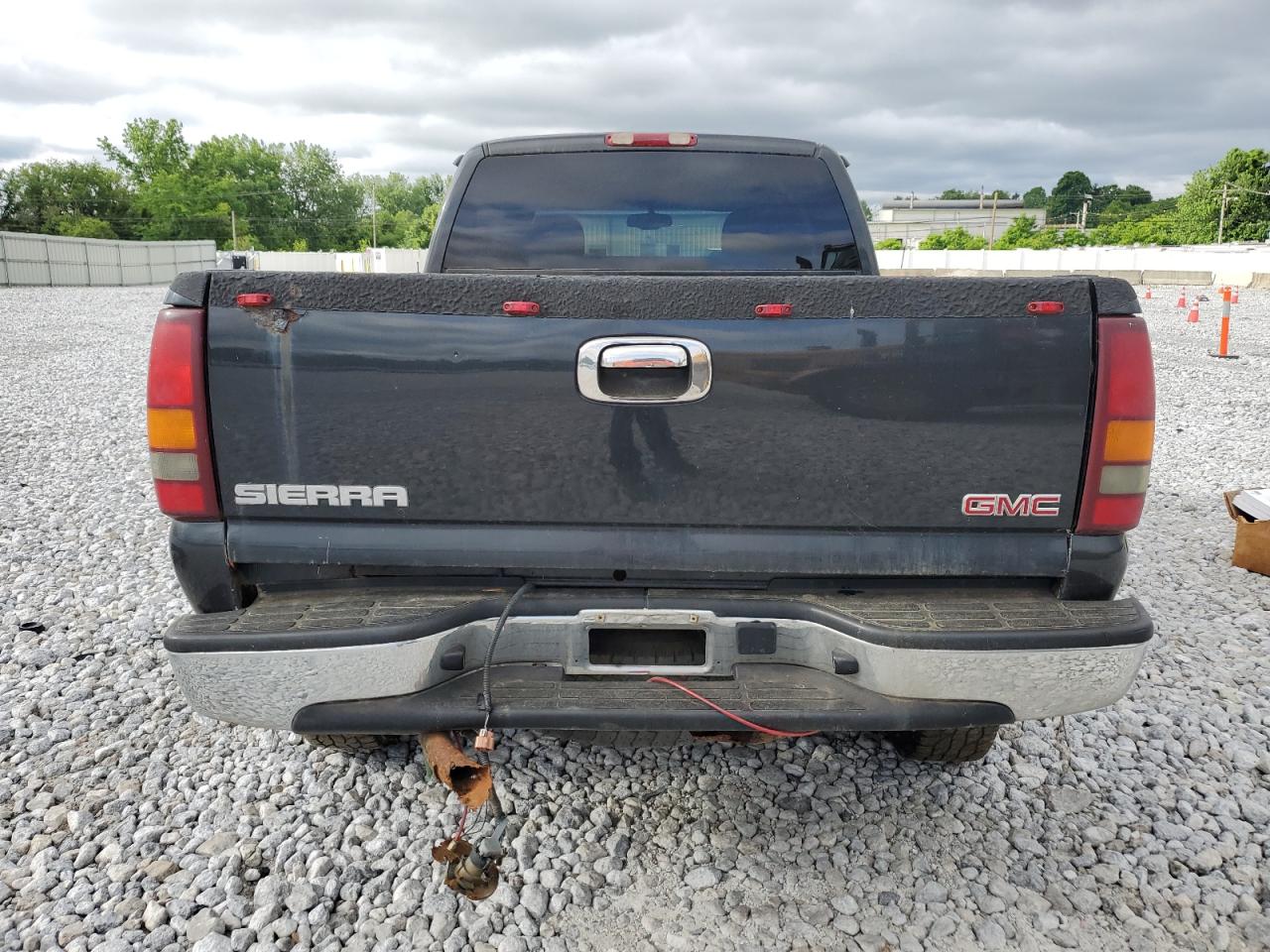 Photo 5 VIN: 1GTHK29U43E248872 - GMC SIERRA 