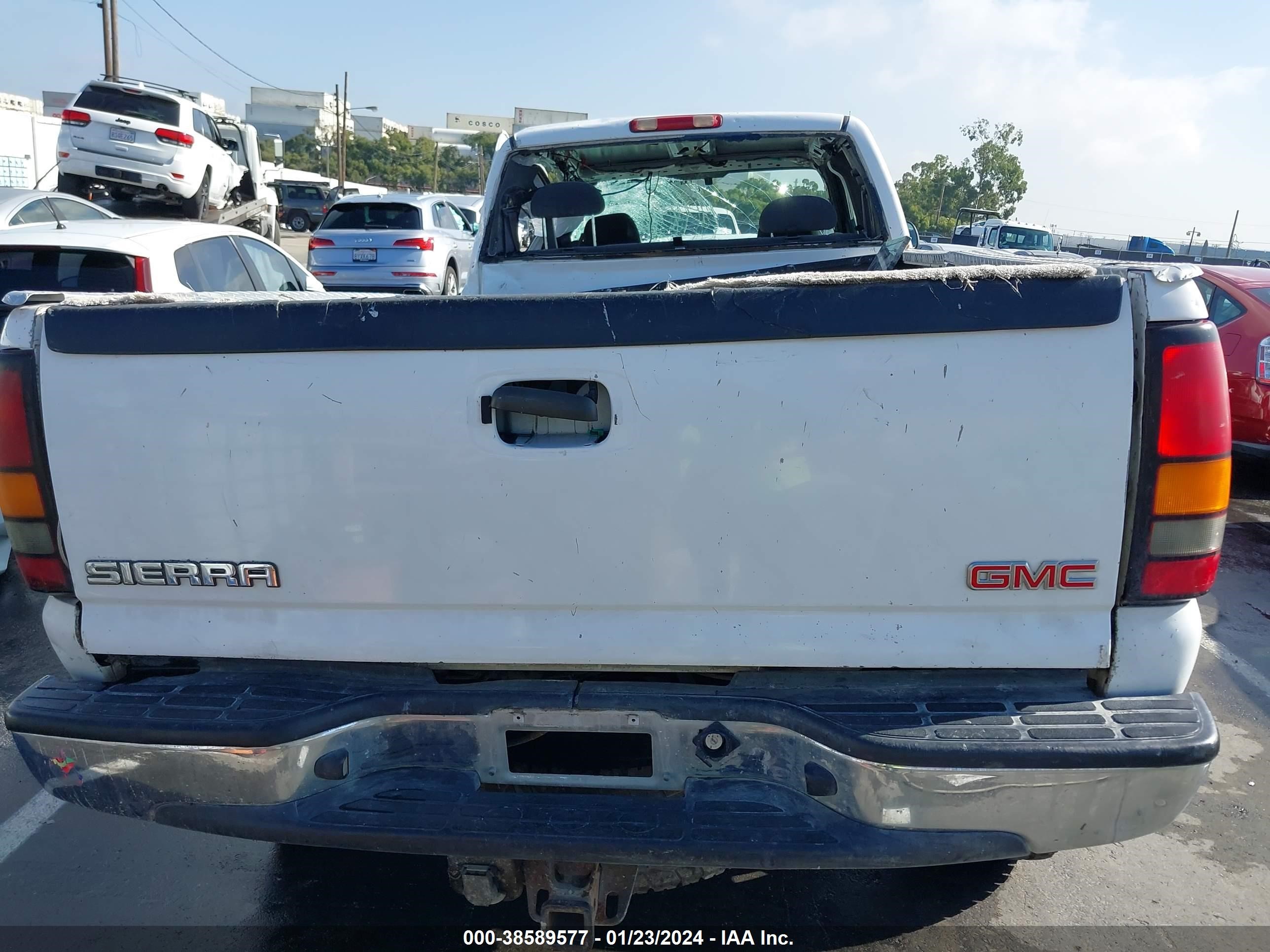 Photo 15 VIN: 1GTHK29U45E111952 - GMC SIERRA 