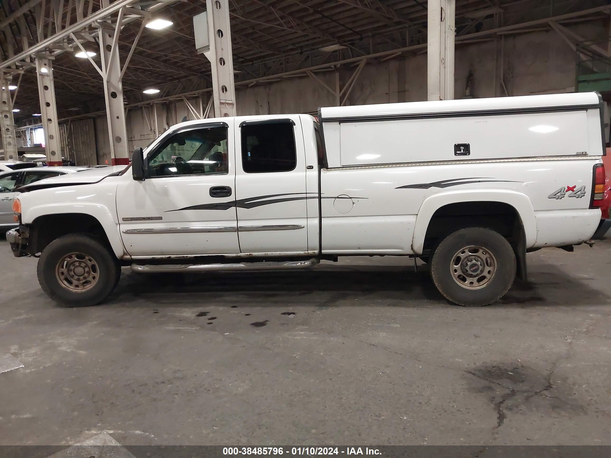 Photo 13 VIN: 1GTHK29U76E108223 - GMC SIERRA 