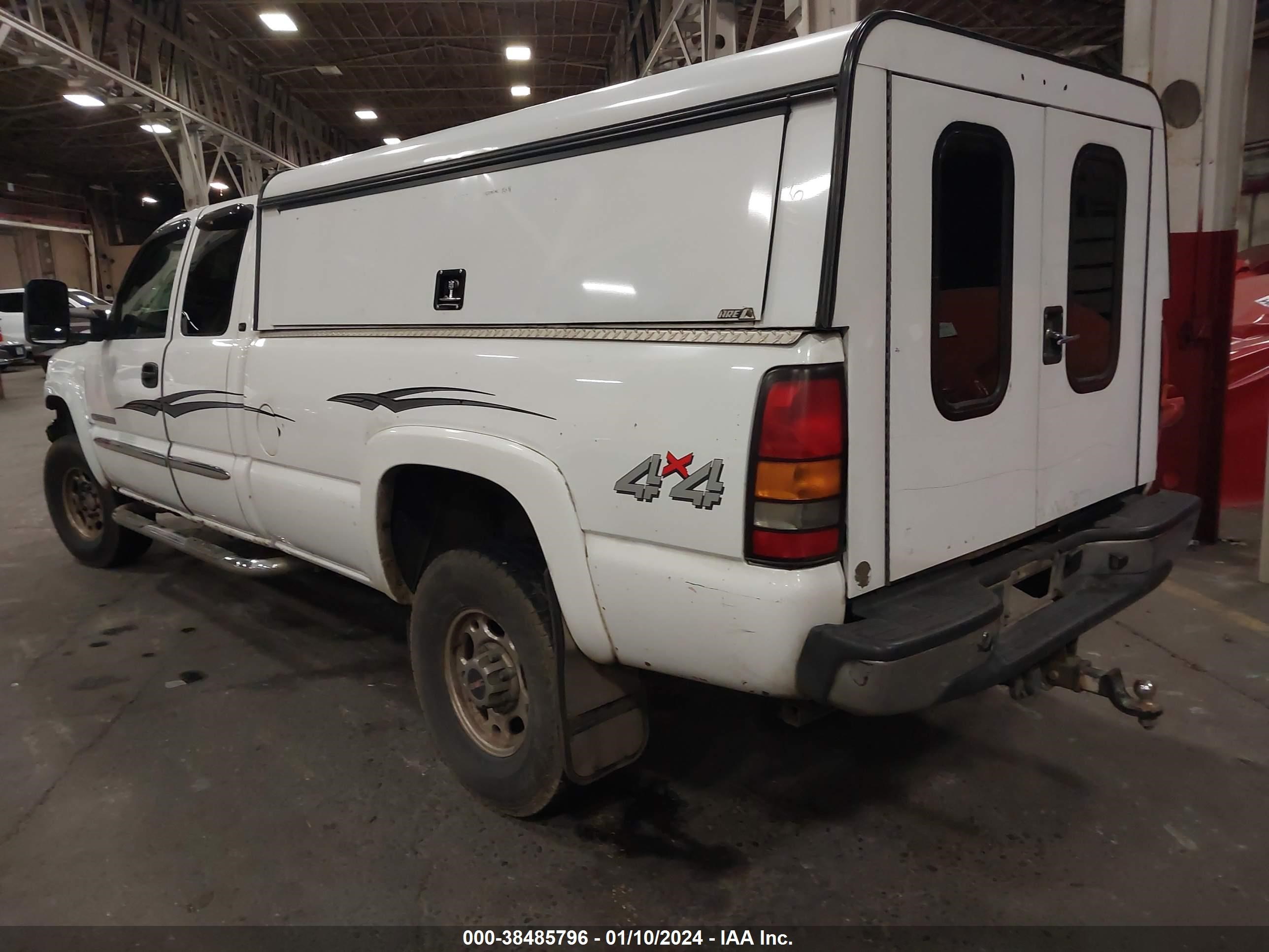 Photo 2 VIN: 1GTHK29U76E108223 - GMC SIERRA 