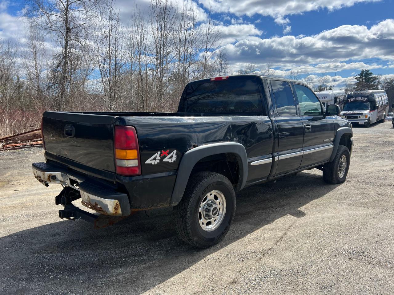 Photo 3 VIN: 1GTHK29U82E231149 - GMC SIERRA 