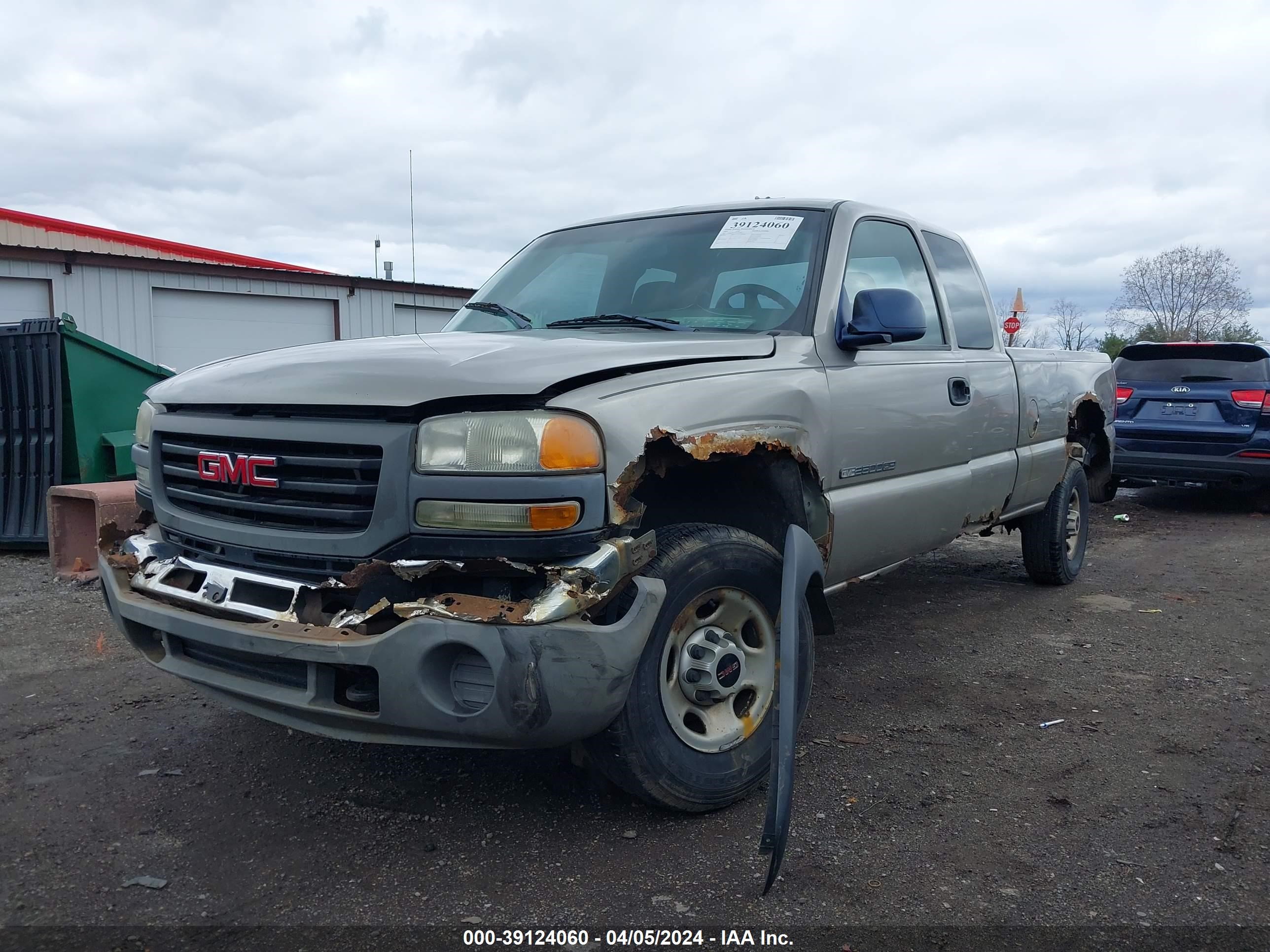 Photo 1 VIN: 1GTHK29U83E265383 - GMC SIERRA 