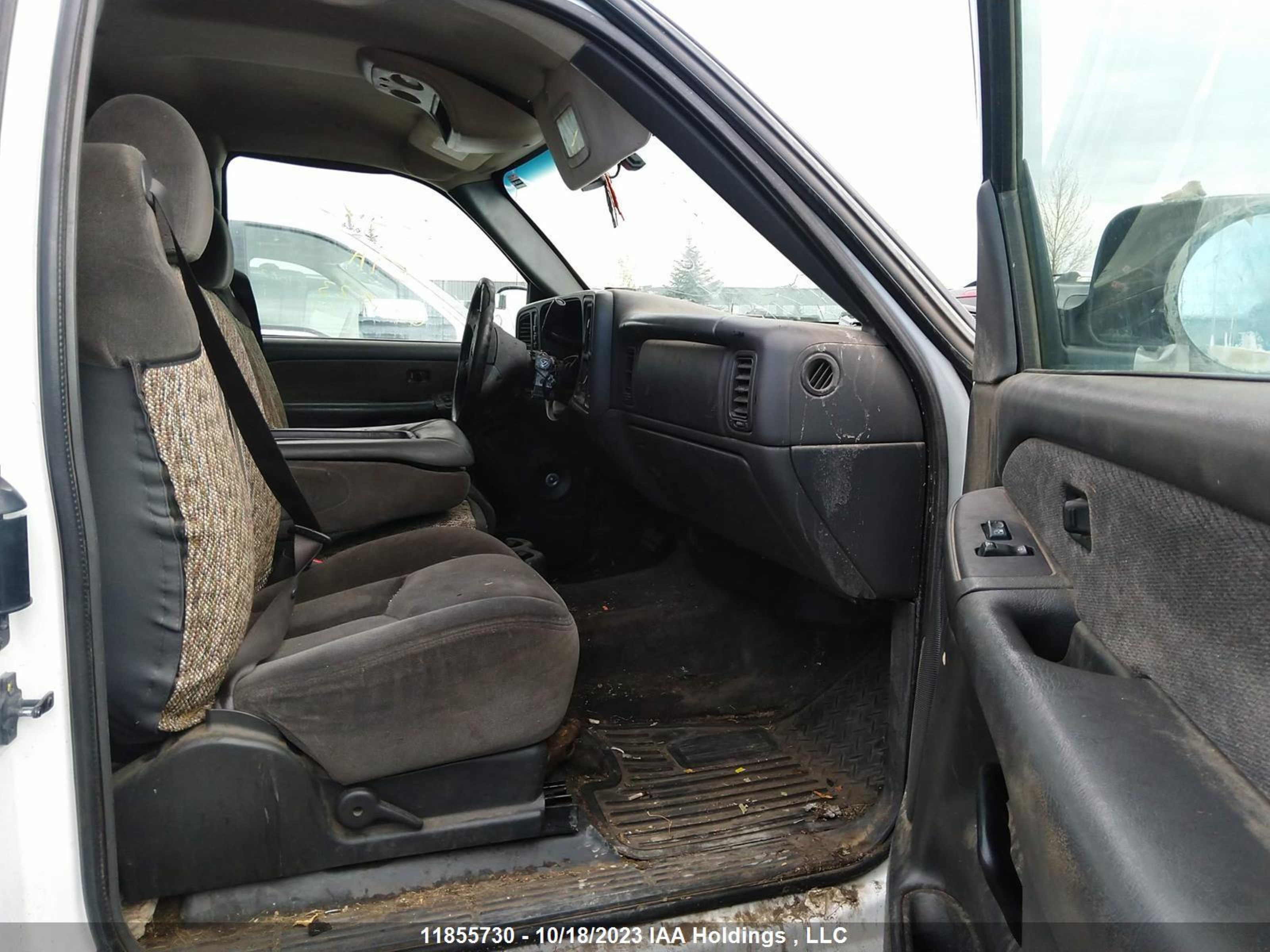 Photo 4 VIN: 1GTHK29U83E310158 - GMC SIERRA 