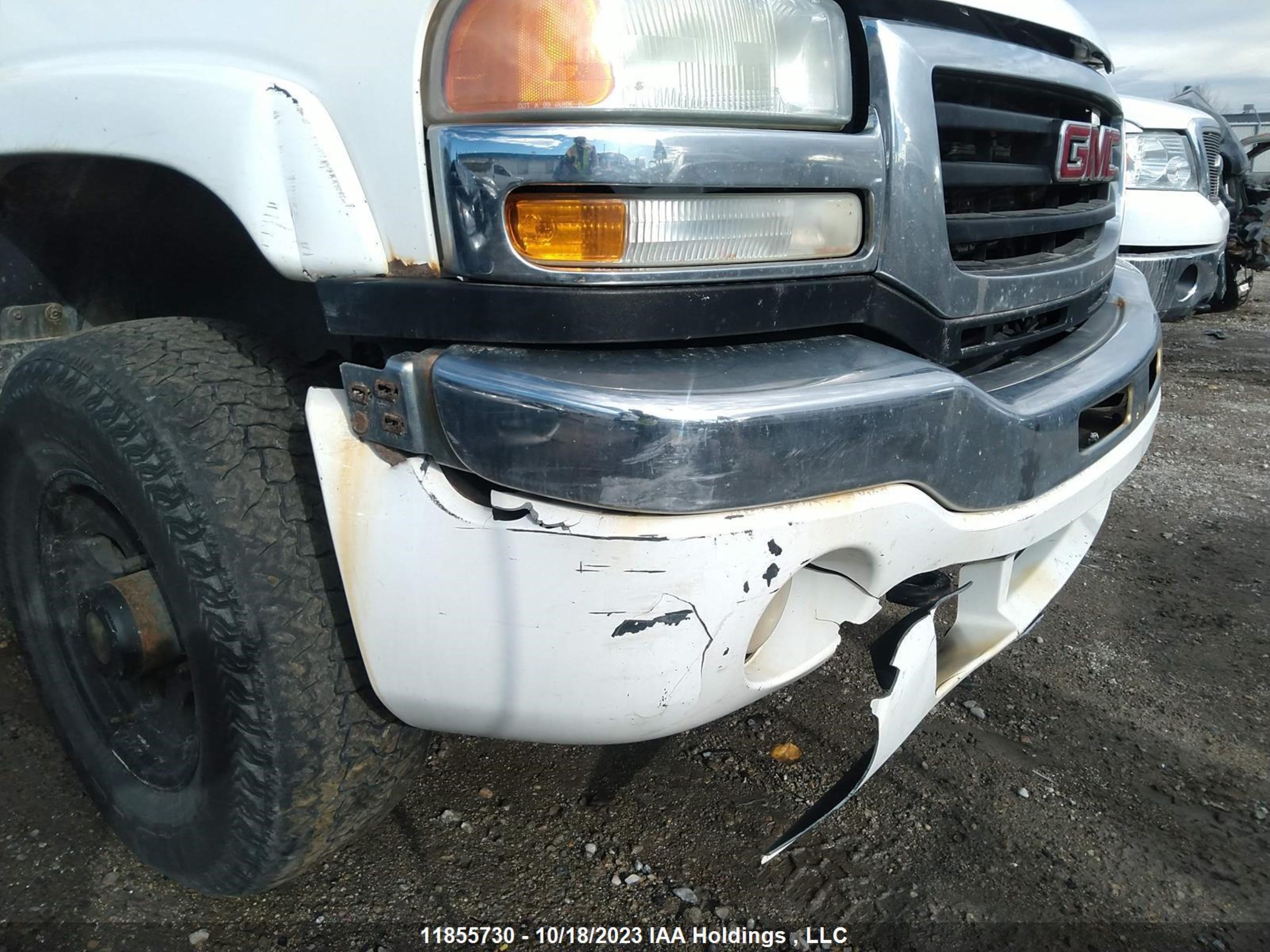 Photo 5 VIN: 1GTHK29U83E310158 - GMC SIERRA 