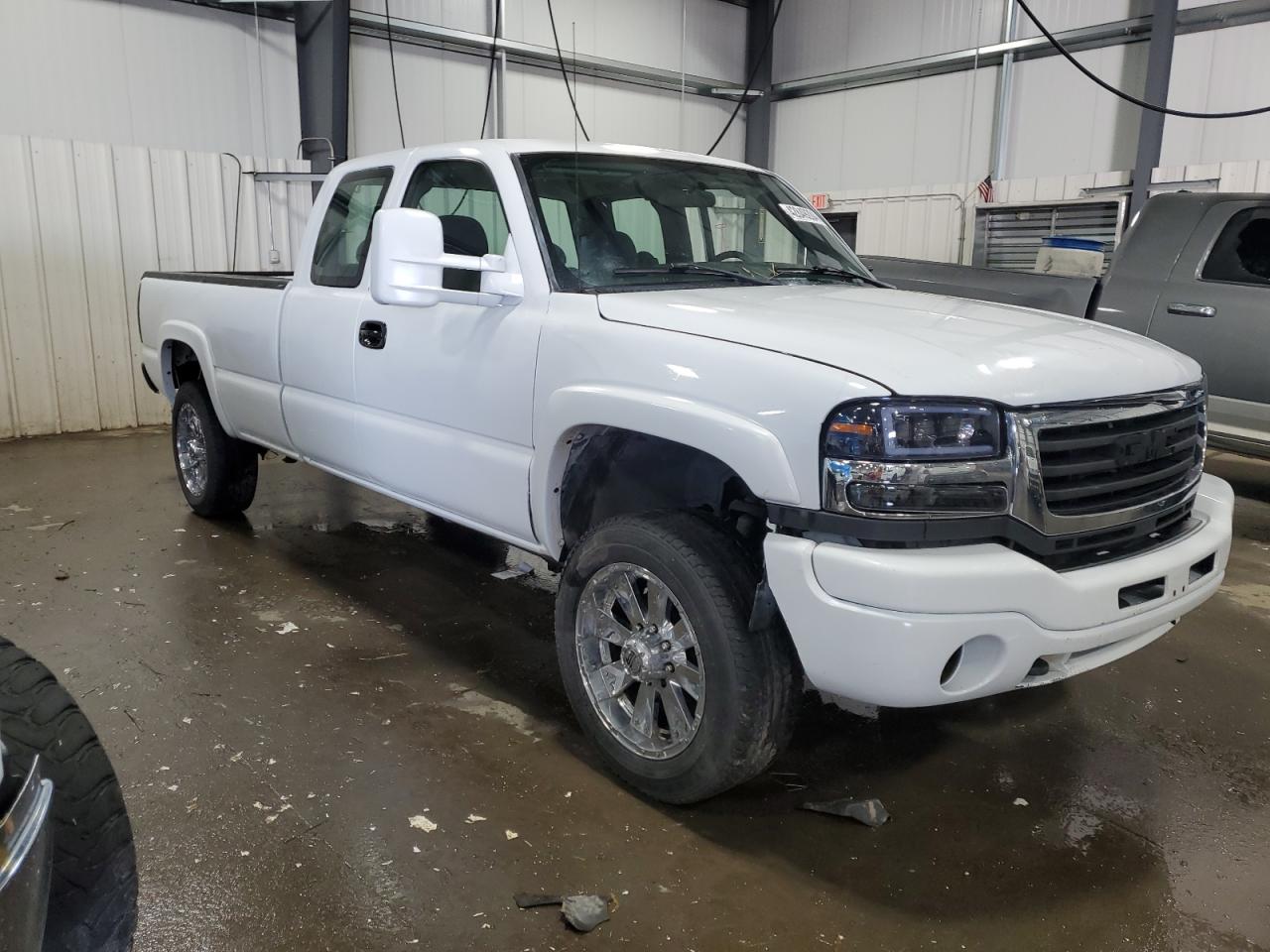 Photo 3 VIN: 1GTHK29U86E291549 - GMC SIERRA 