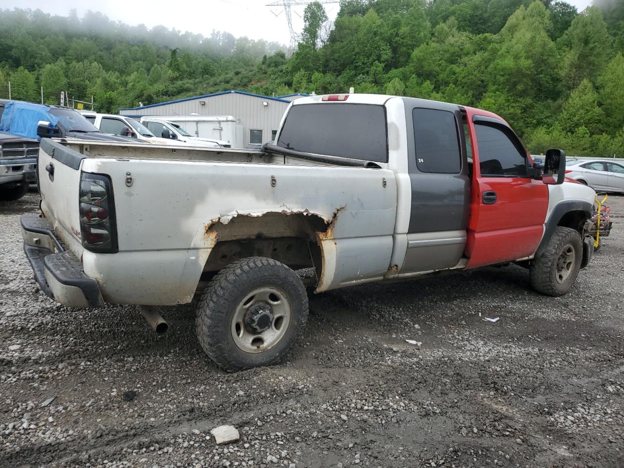 Photo 2 VIN: 1GTHK29U95E304808 - GMC SIERRA 