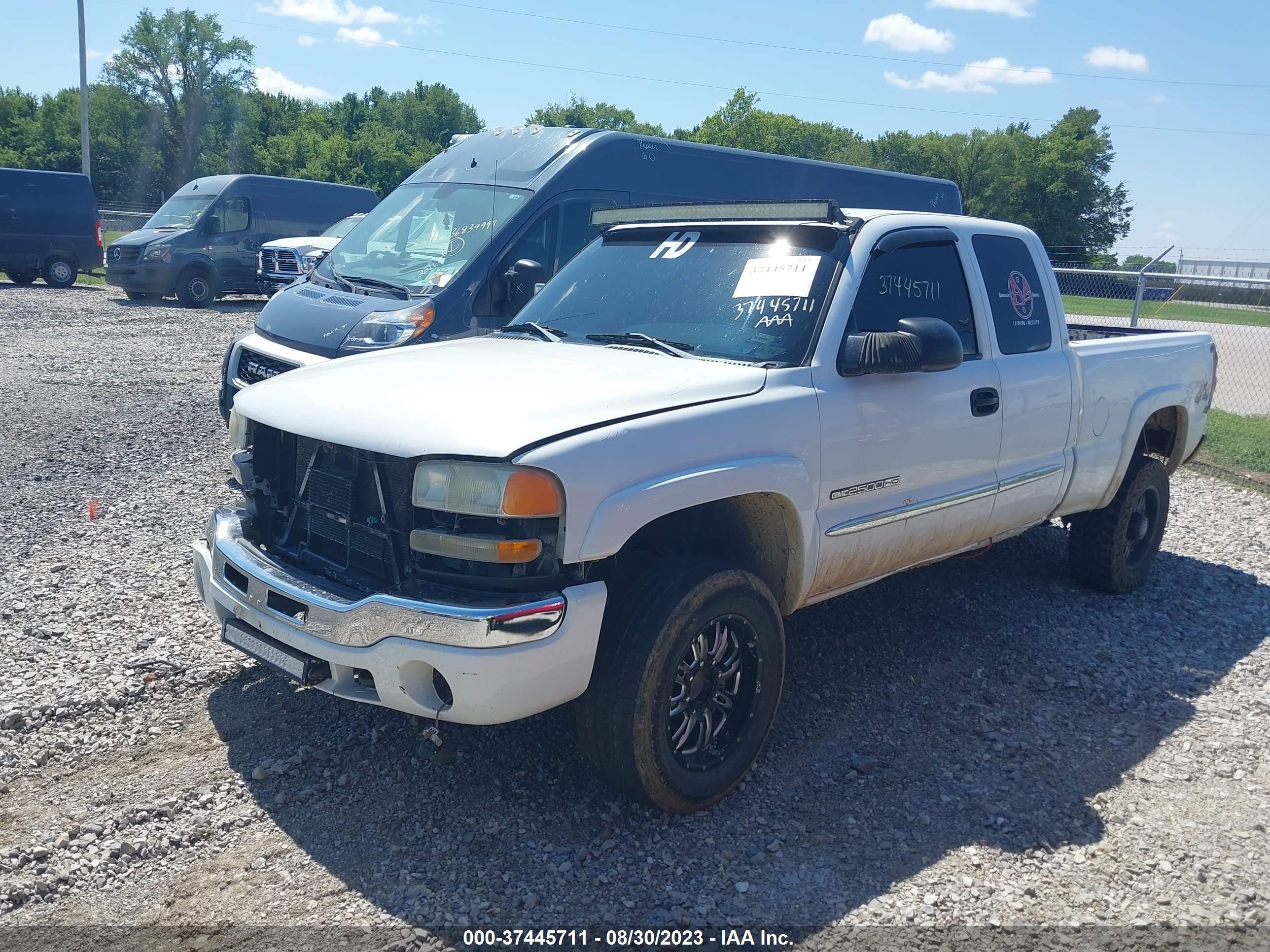 Photo 1 VIN: 1GTHK29UX3E199144 - GMC SIERRA 