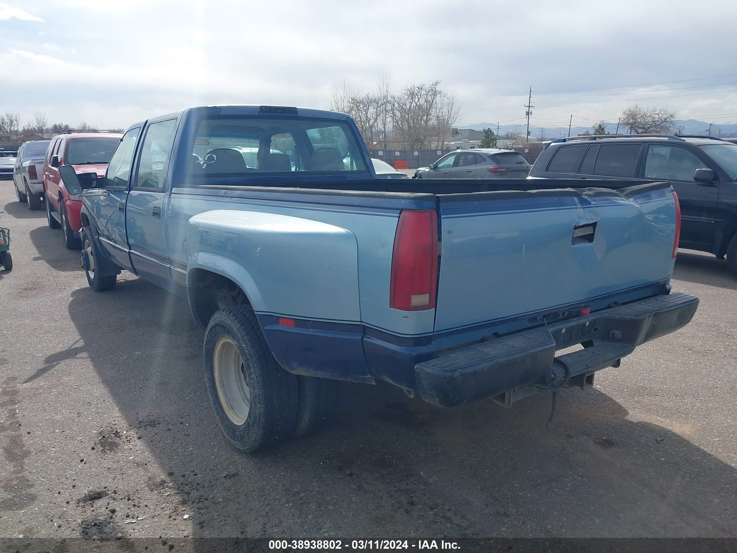 Photo 2 VIN: 1GTHK33J1YF491318 - GMC ALL 