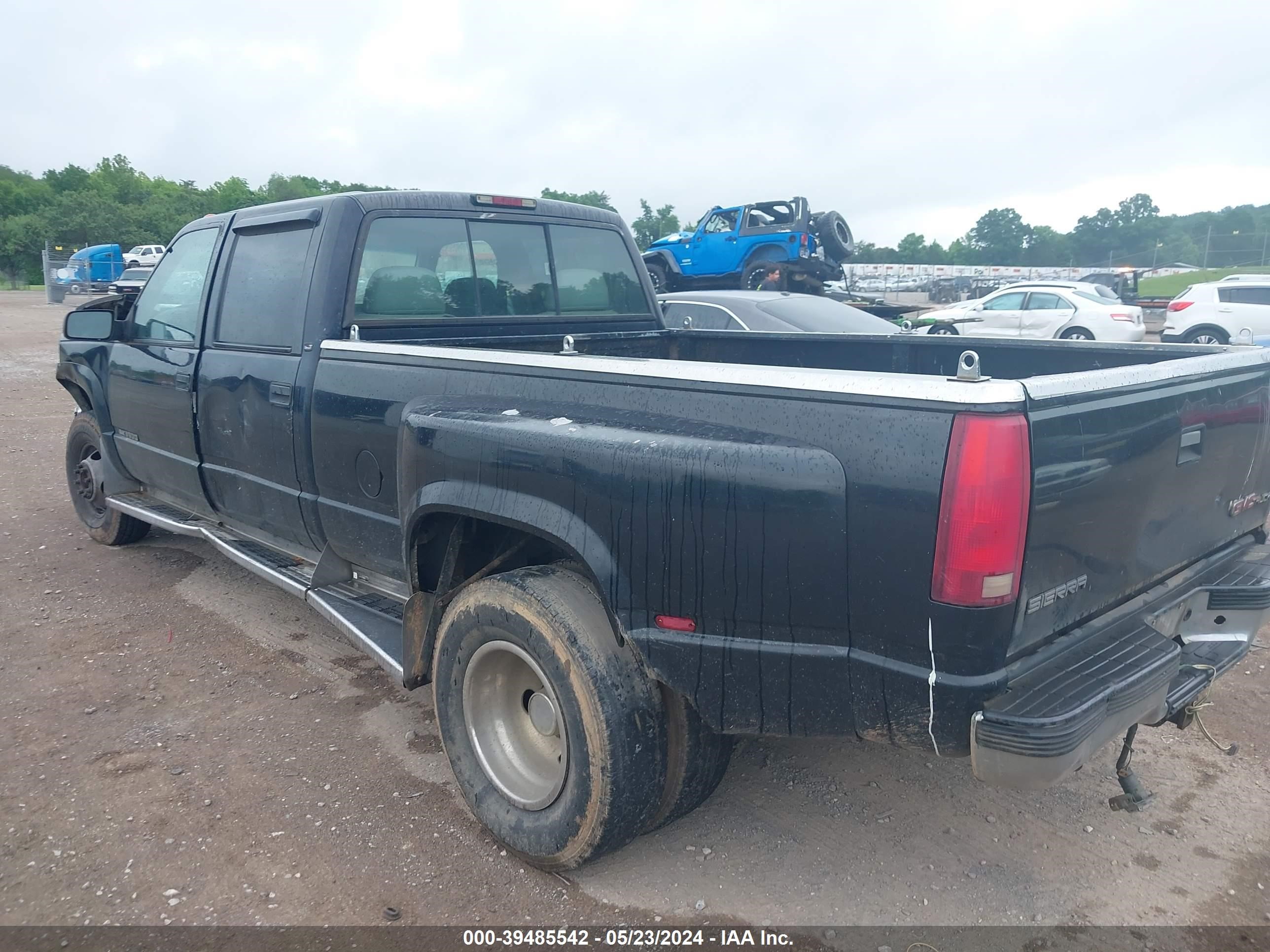 Photo 2 VIN: 1GTHK33J3VF054688 - GMC NULL 