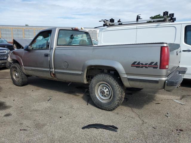 Photo 1 VIN: 1GTHK34R5YR122318 - GMC SIERRA 