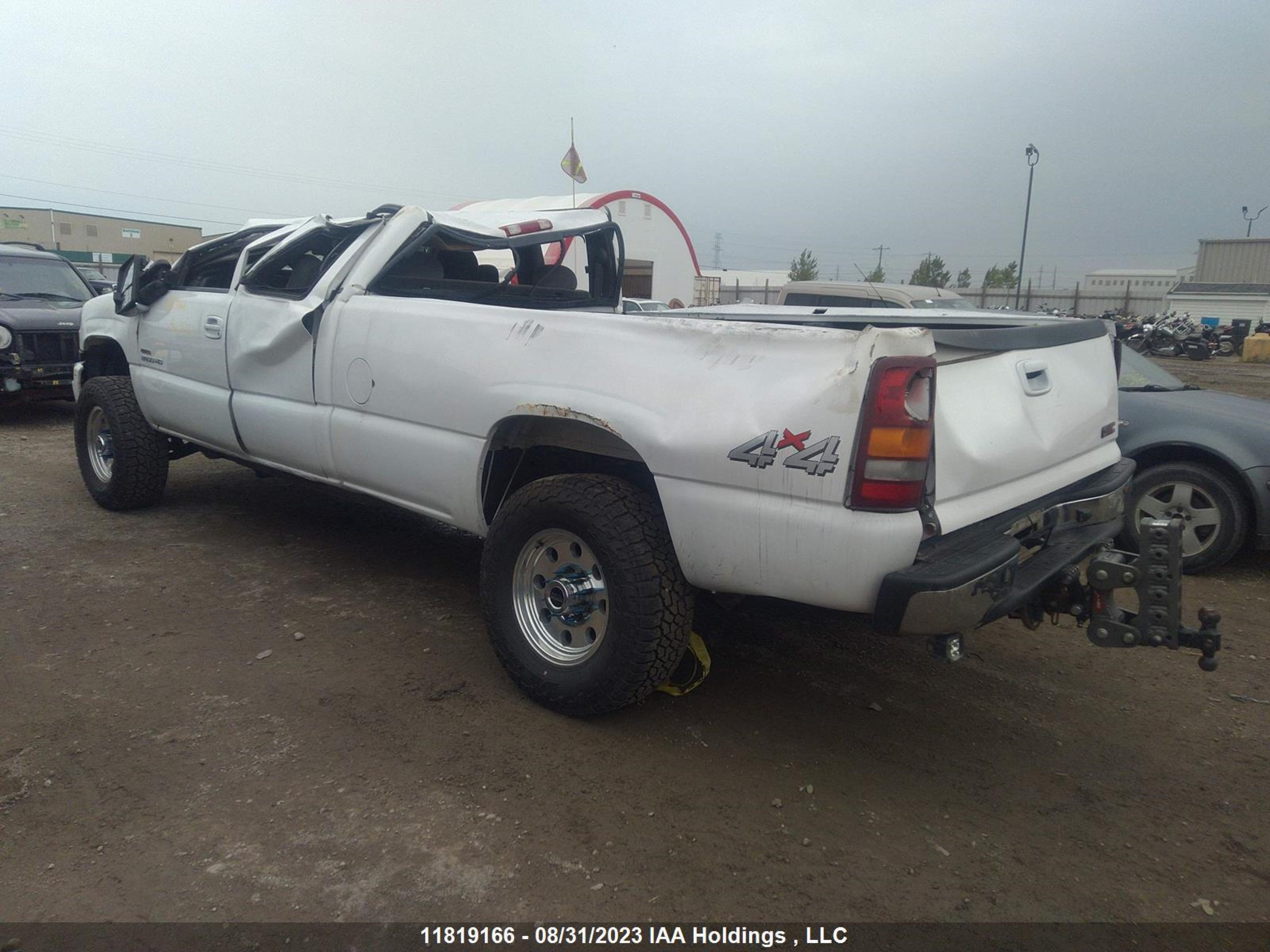 Photo 2 VIN: 1GTHK39204E247045 - GMC NULL 