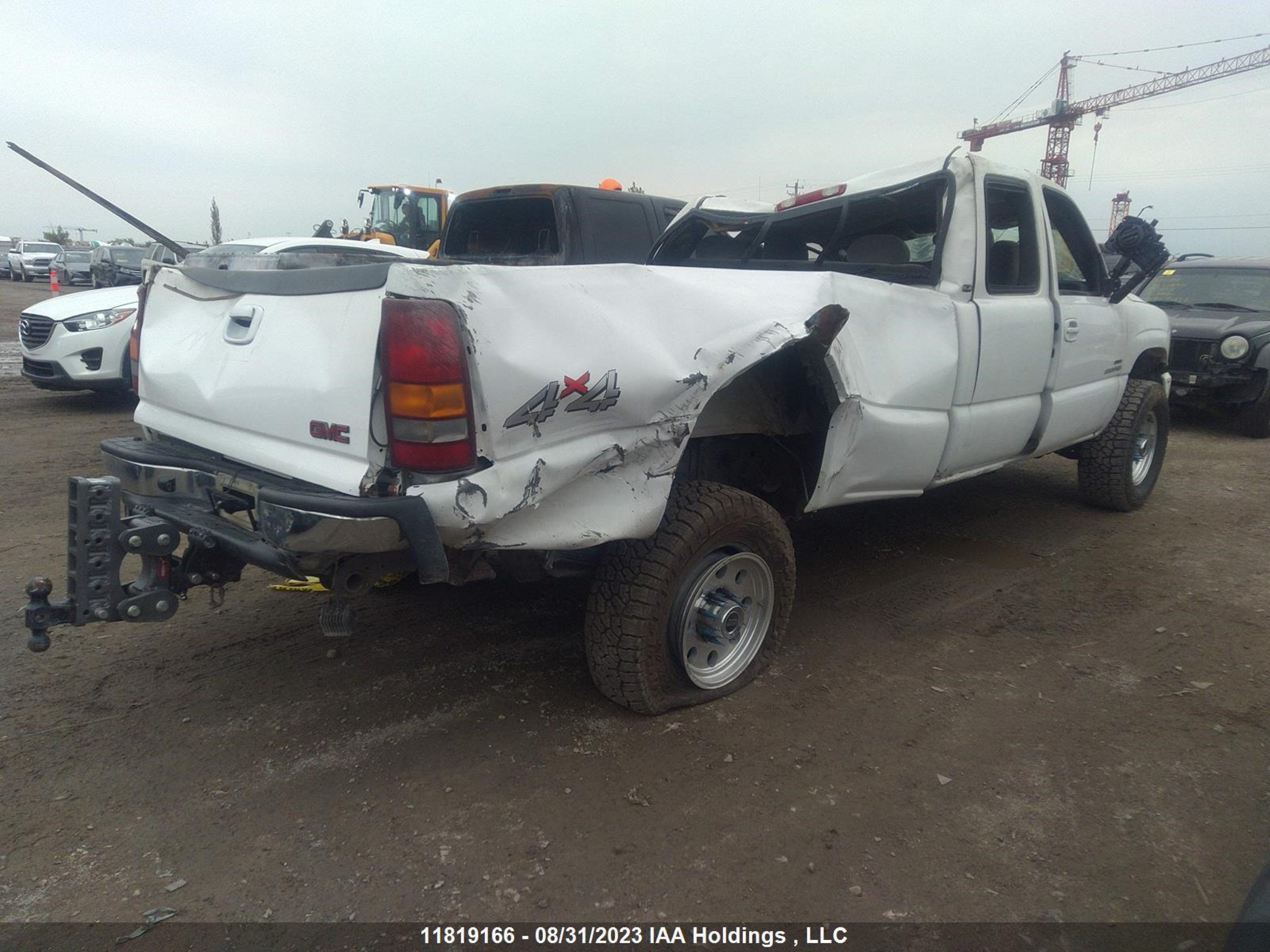 Photo 3 VIN: 1GTHK39204E247045 - GMC NULL 