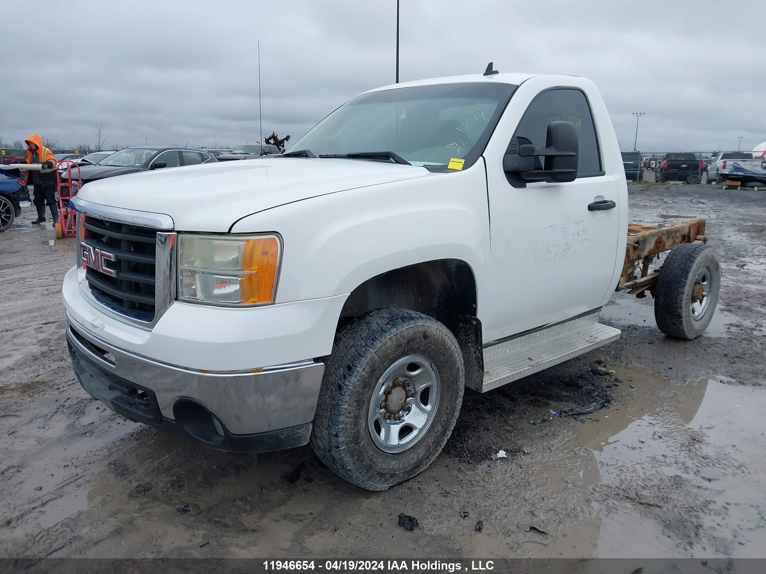 Photo 1 VIN: 1GTHK44K39F161615 - GMC SIERRA 