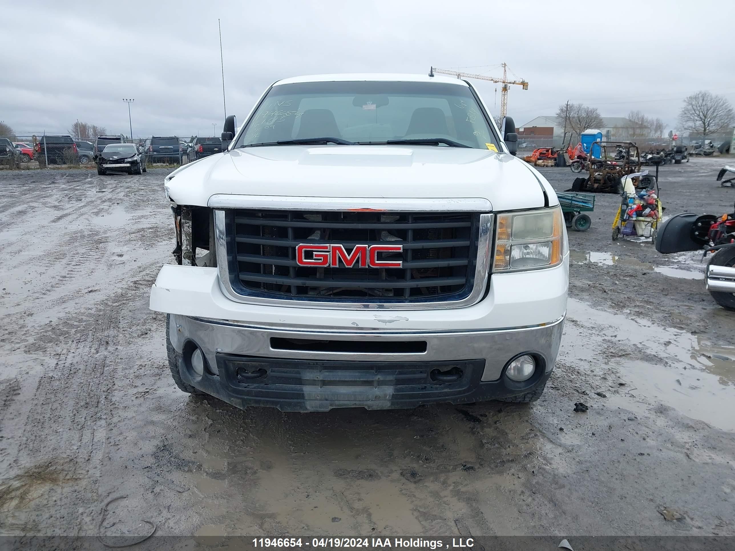 Photo 12 VIN: 1GTHK44K39F161615 - GMC SIERRA 